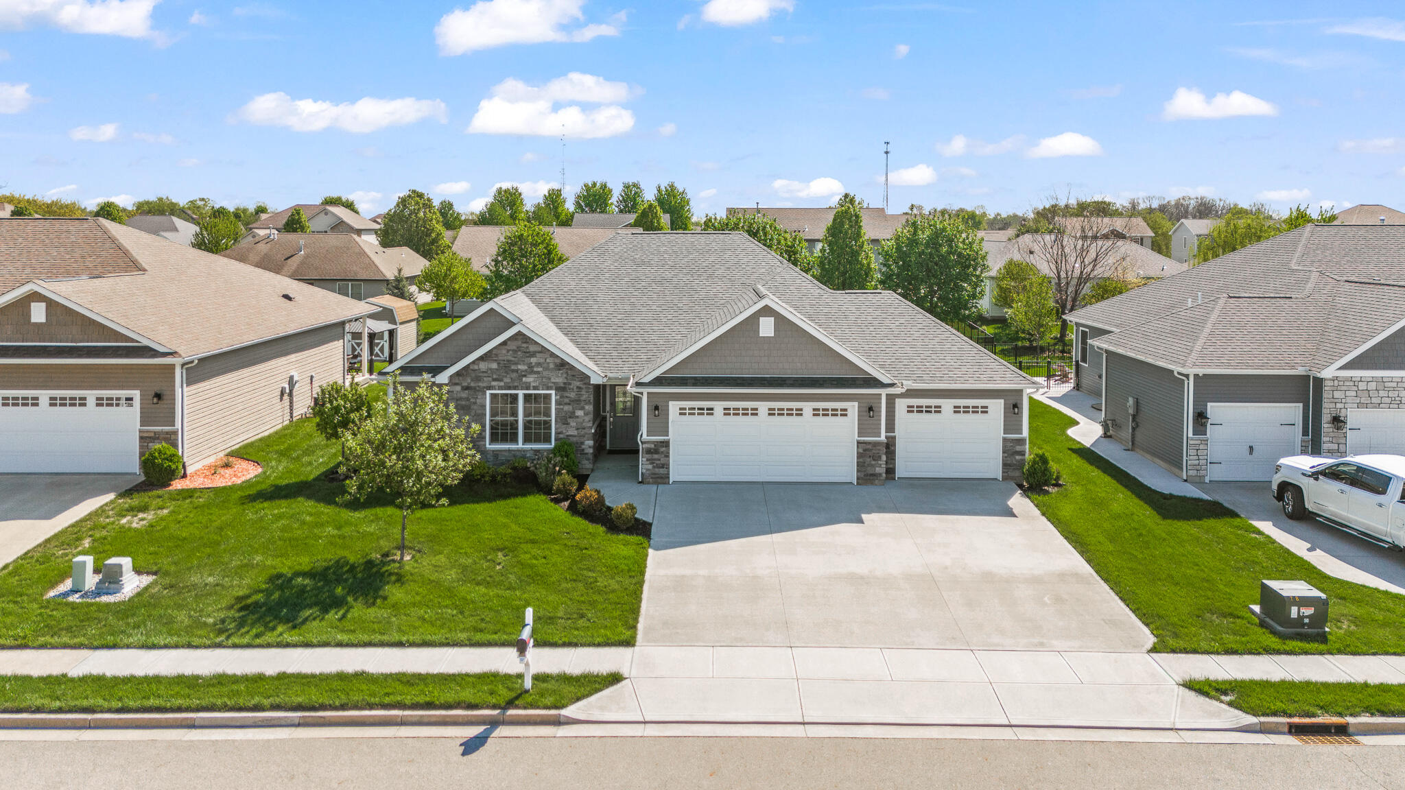 1151 Parklawn Court, Troy, Ohio 45373