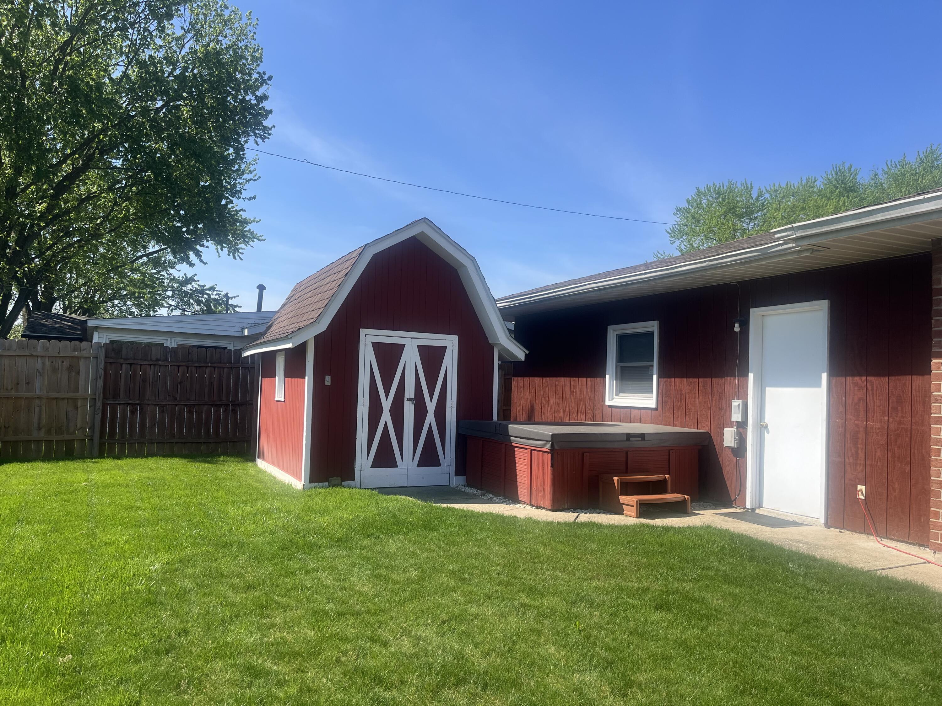 1768 Fair Oaks Drive, Sidney, Ohio 45365