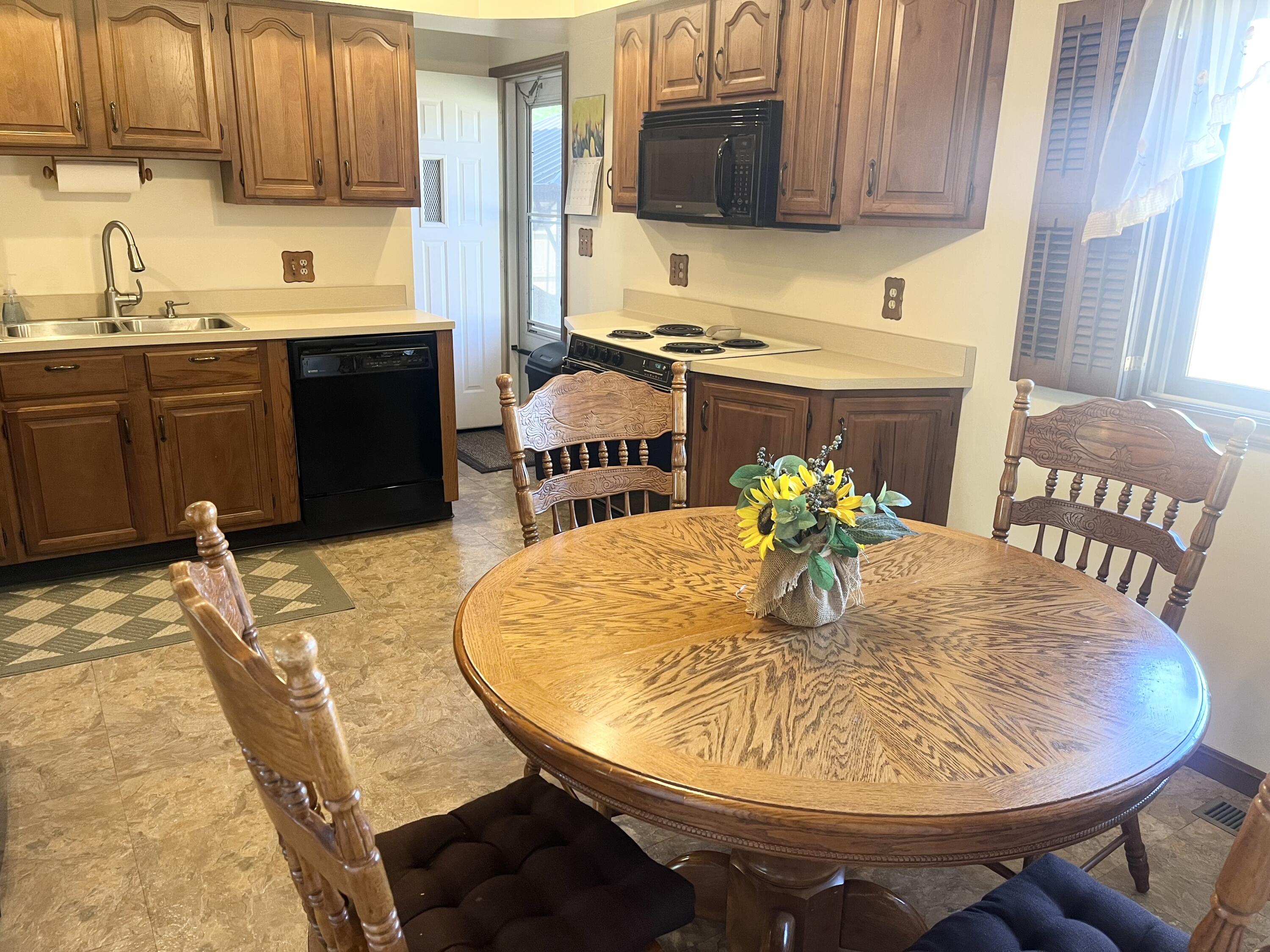 1768 Fair Oaks Drive, Sidney, Ohio 45365