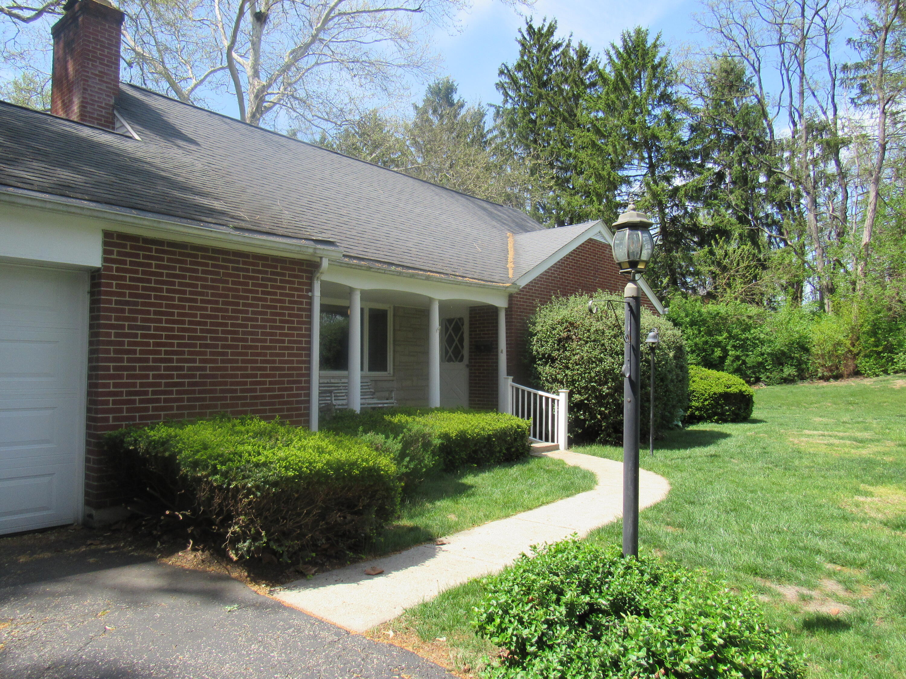 517 Locust Hill Drive, Englewood, Ohio 45322