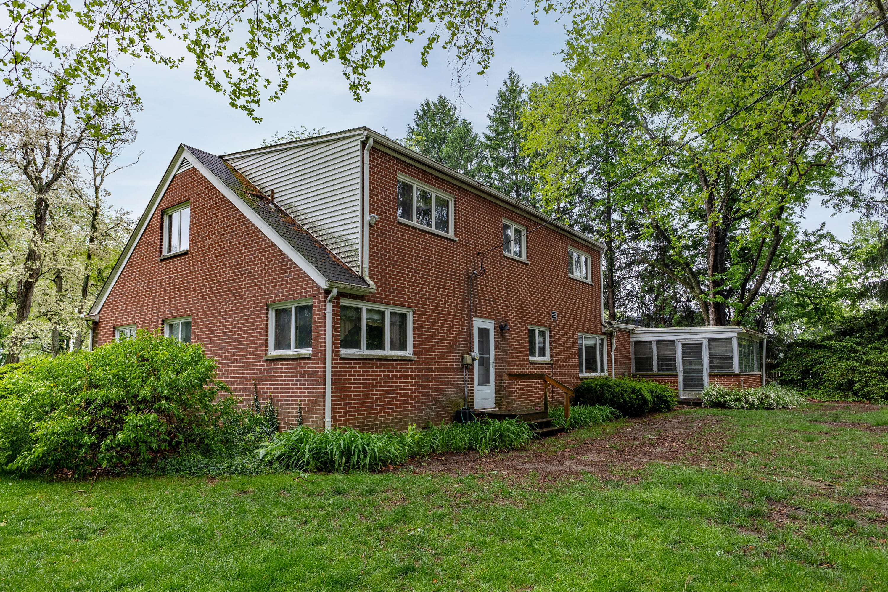 517 Locust Hill Drive, Englewood, Ohio 45322