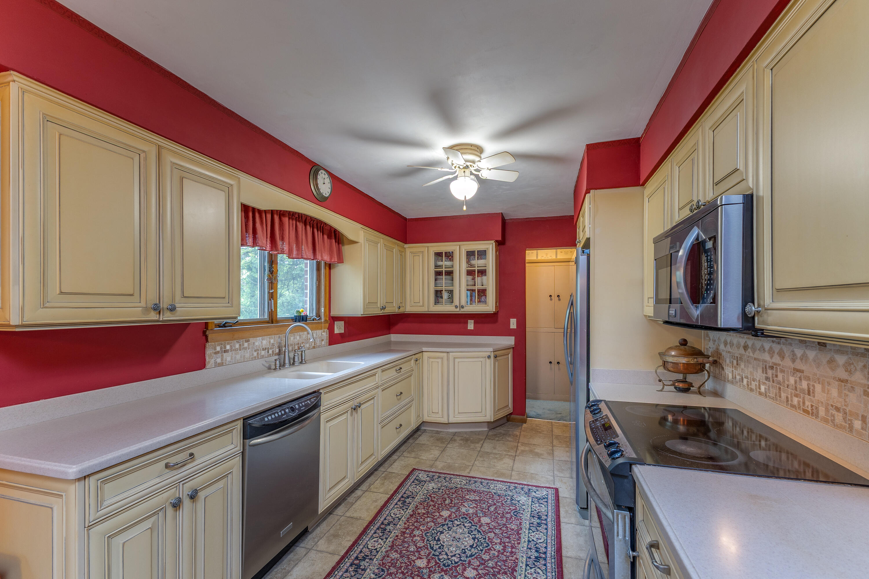 517 Locust Hill Drive, Englewood, Ohio 45322