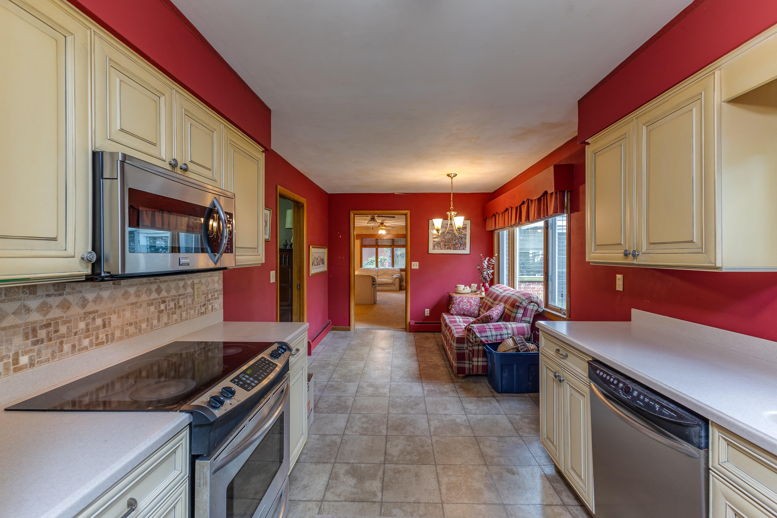 517 Locust Hill Drive, Englewood, Ohio 45322