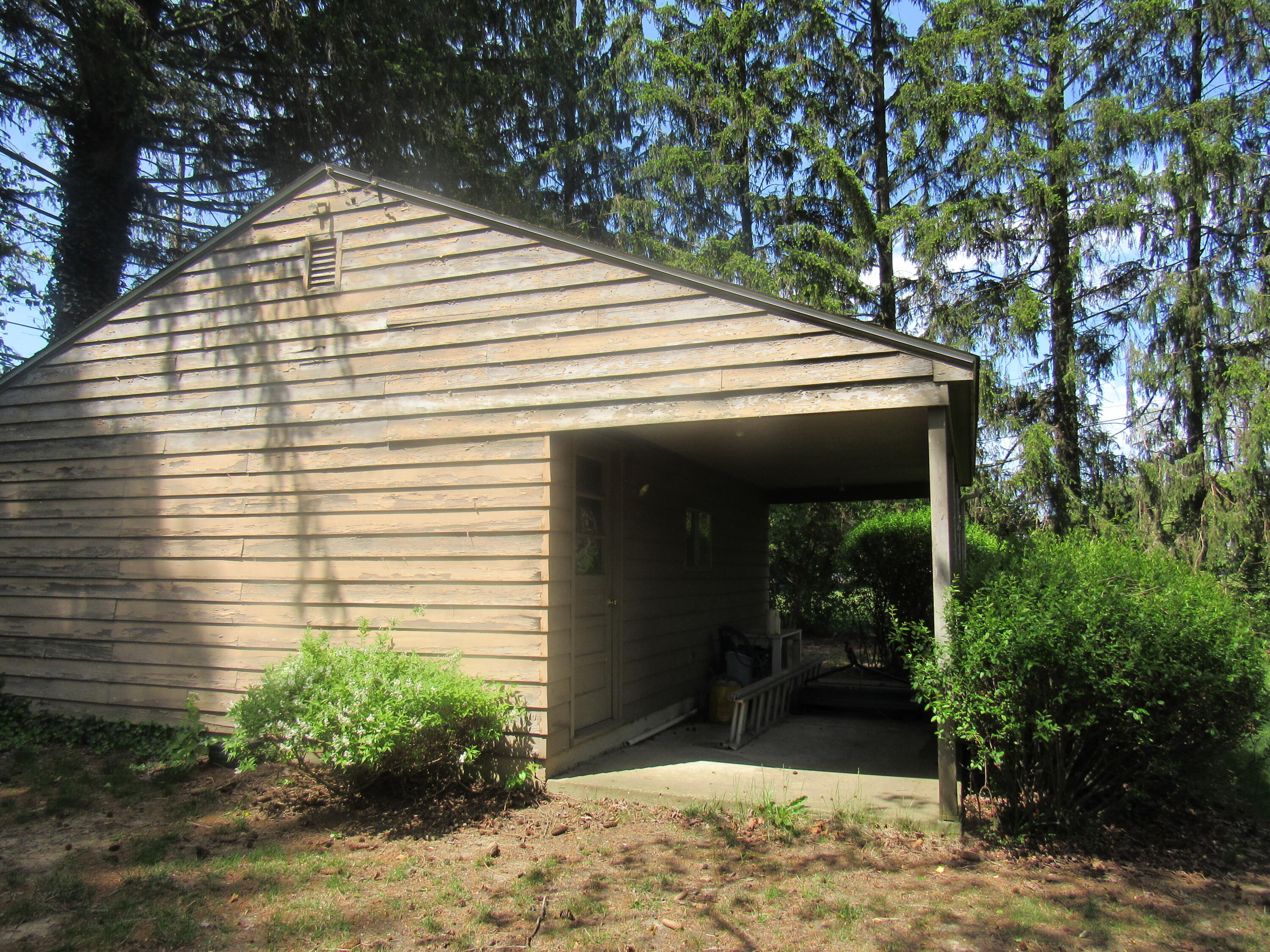 517 Locust Hill Drive, Englewood, Ohio 45322