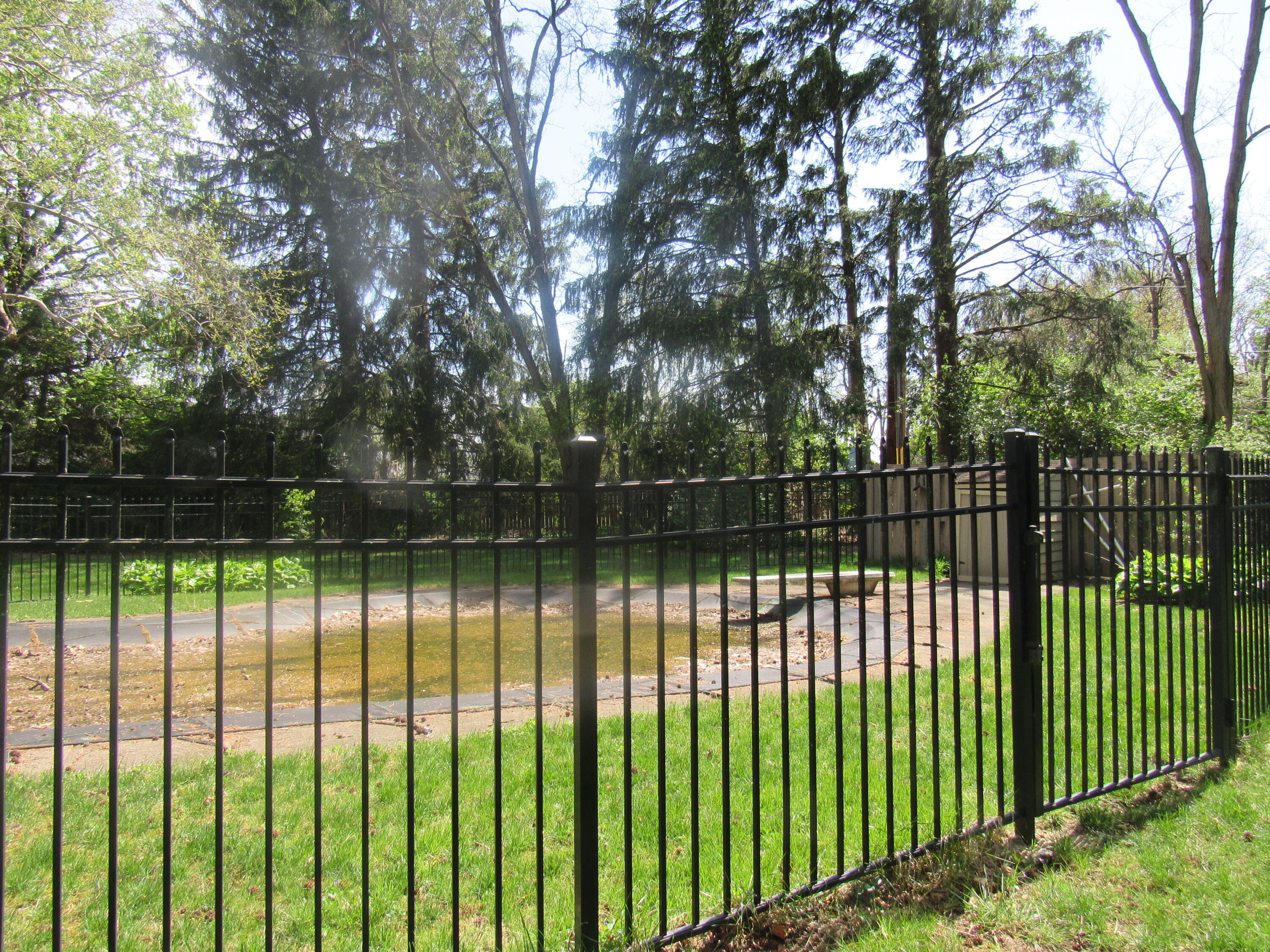 517 Locust Hill Drive, Englewood, Ohio 45322