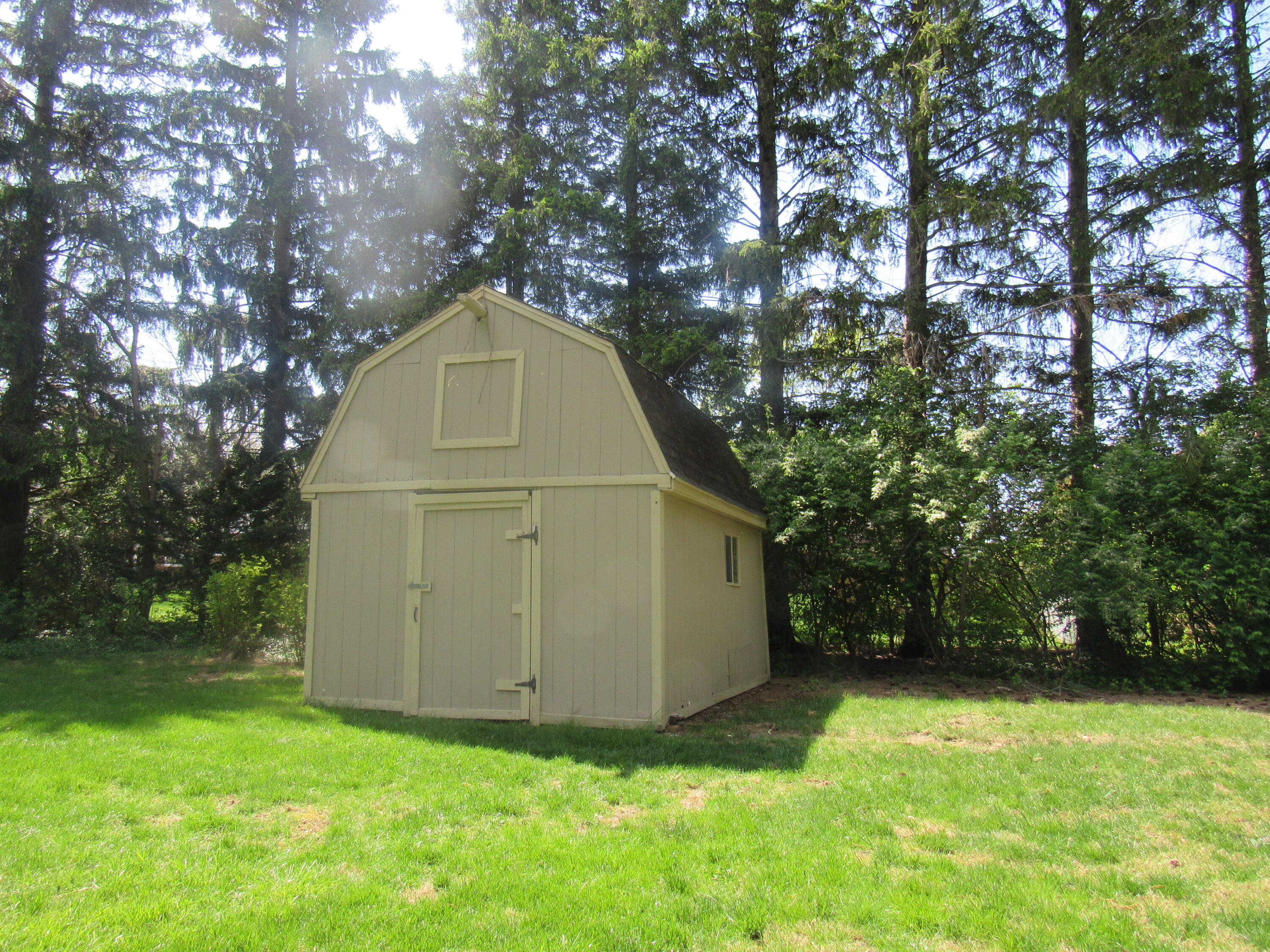 517 Locust Hill Drive, Englewood, Ohio 45322