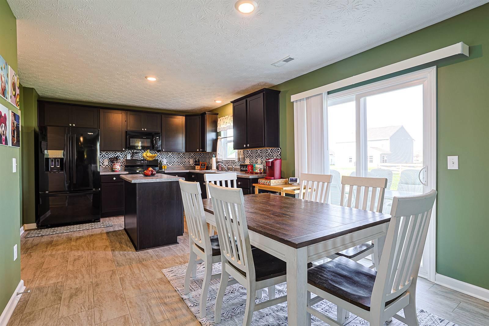 163 Autumn Maple Lane, Brookville, Ohio 45309