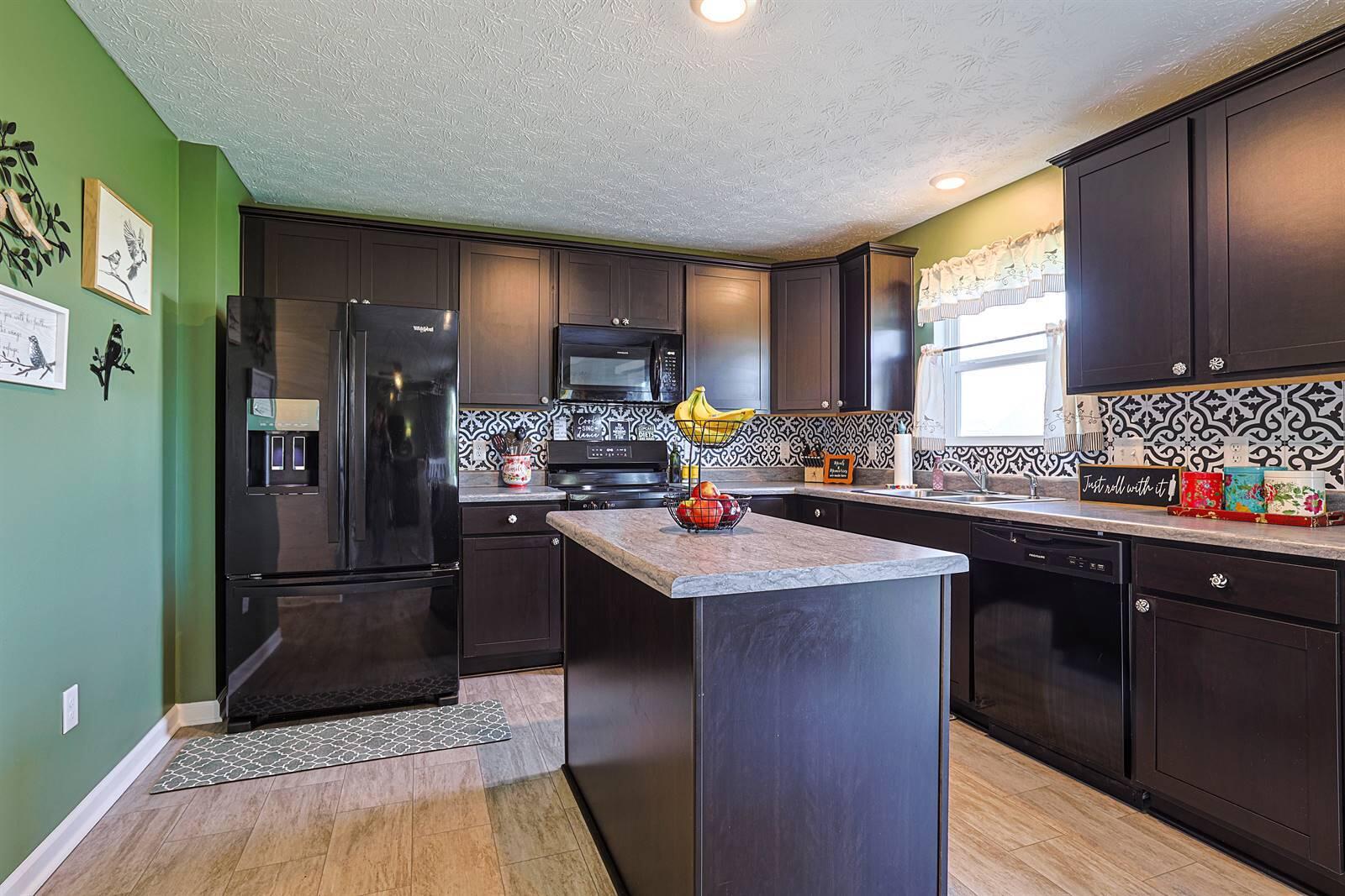 163 Autumn Maple Lane, Brookville, Ohio 45309