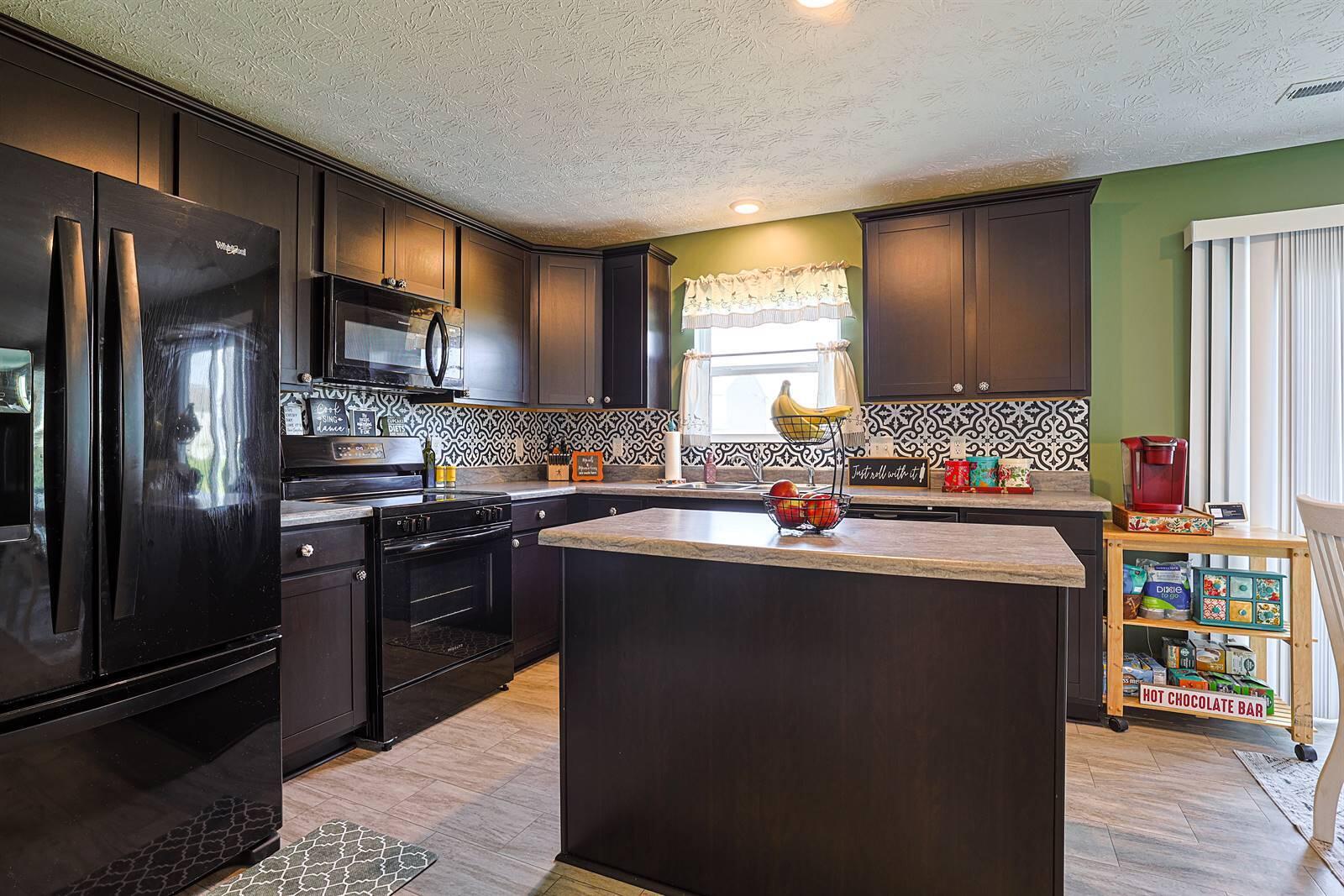 163 Autumn Maple Lane, Brookville, Ohio 45309