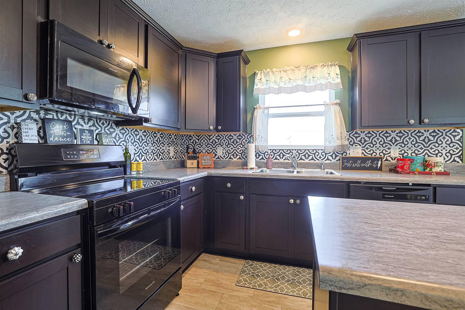 163 Autumn Maple Lane, Brookville, Ohio 45309