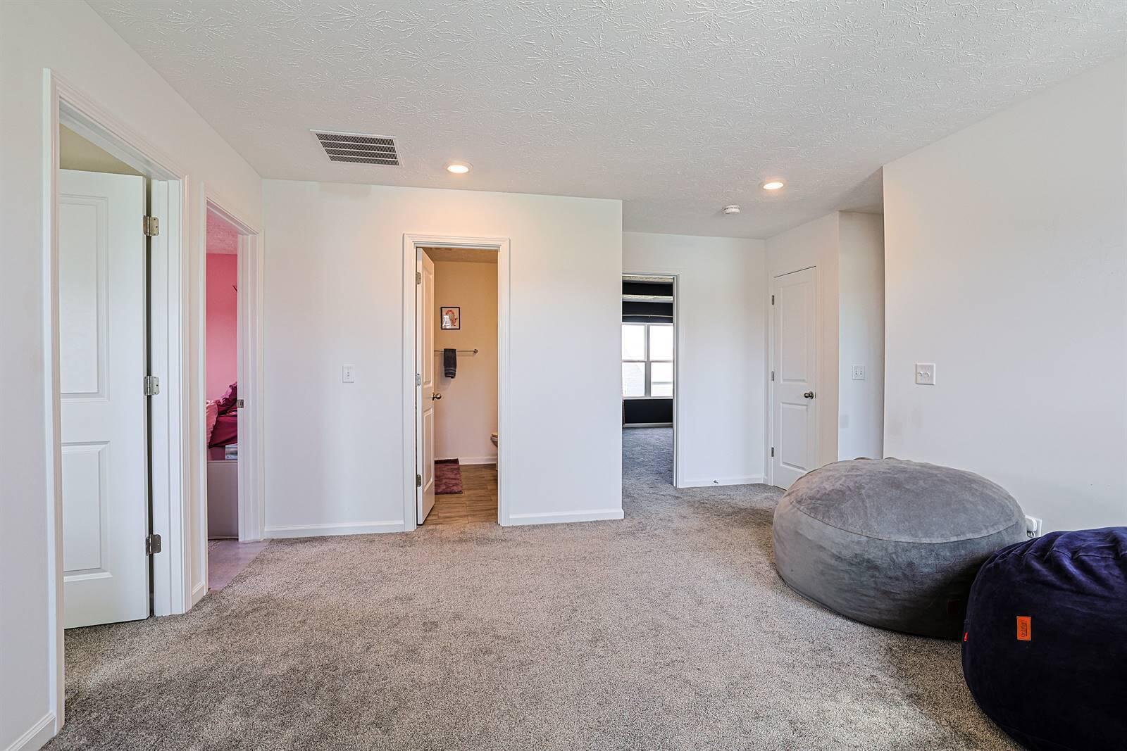 163 Autumn Maple Lane, Brookville, Ohio 45309