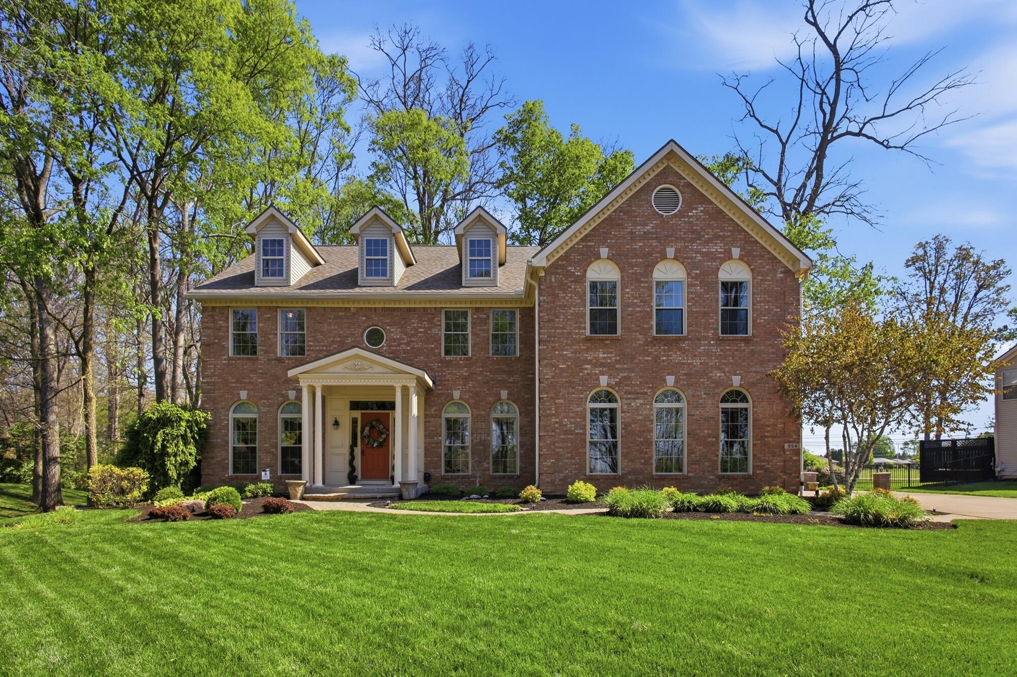 954 Forest Edge Avenue, Springfield, Ohio 45503