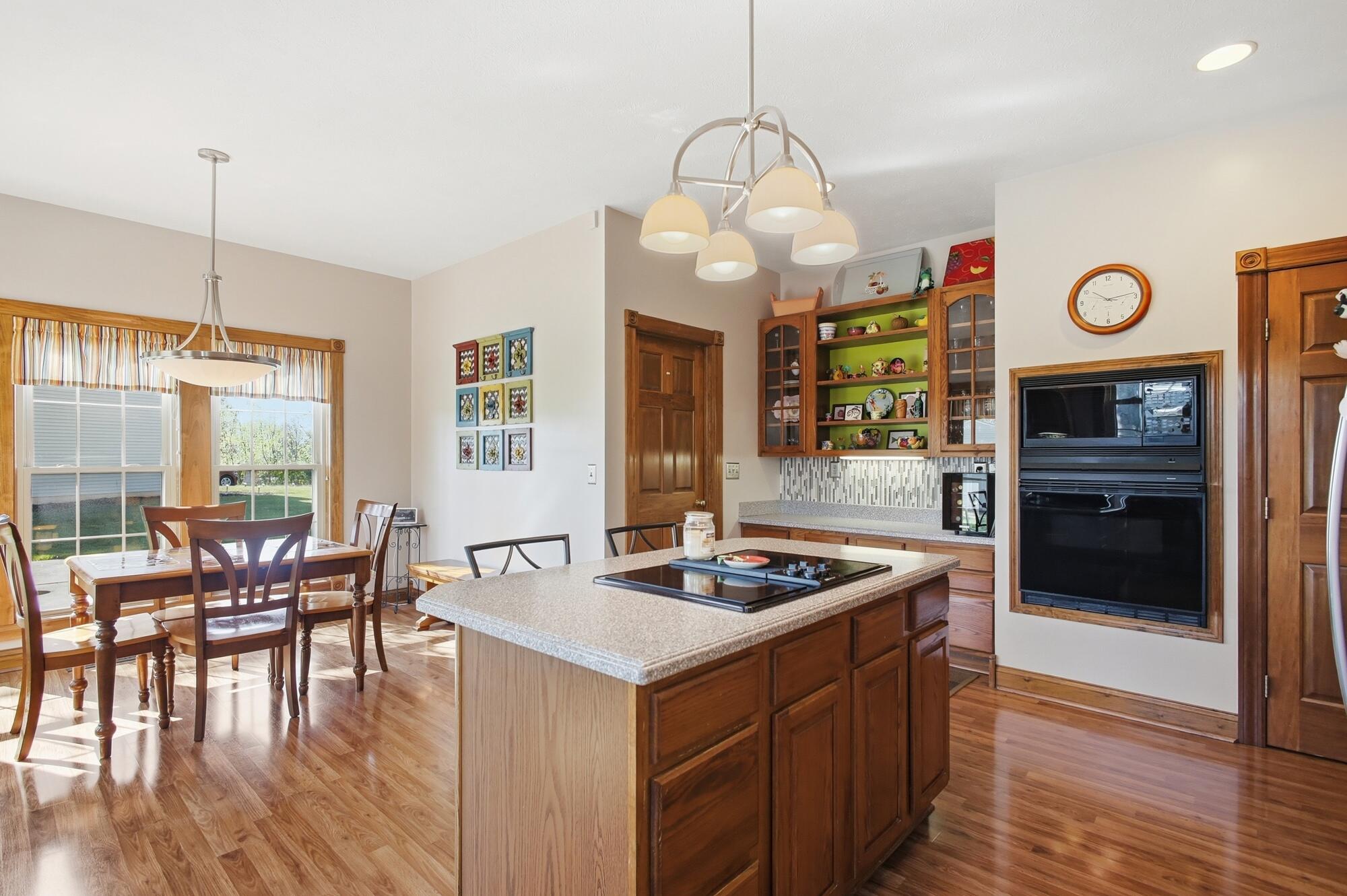 954 Forest Edge Avenue, Springfield, Ohio 45503