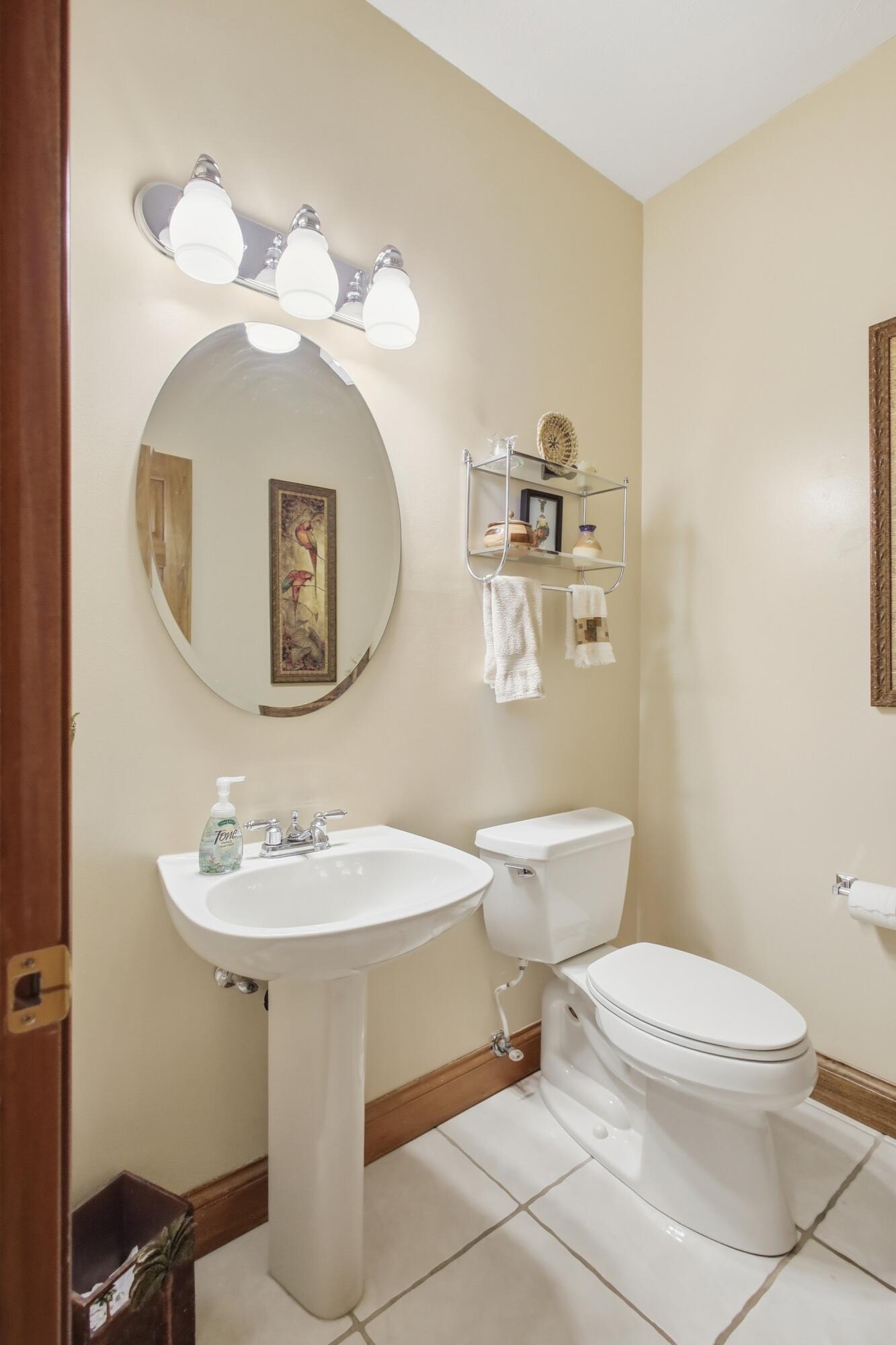 954 Forest Edge Avenue, Springfield, Ohio 45503