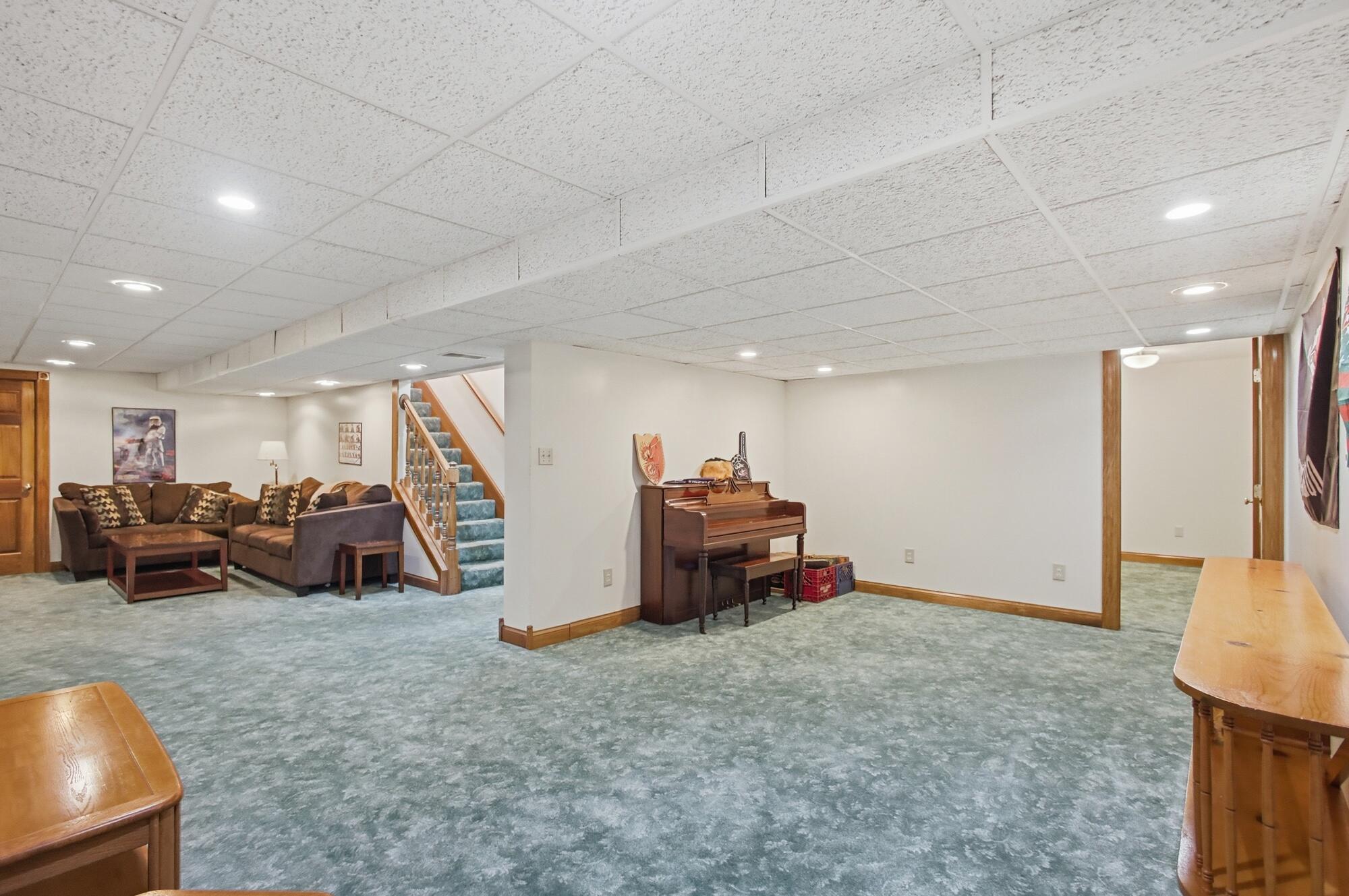 954 Forest Edge Avenue, Springfield, Ohio 45503