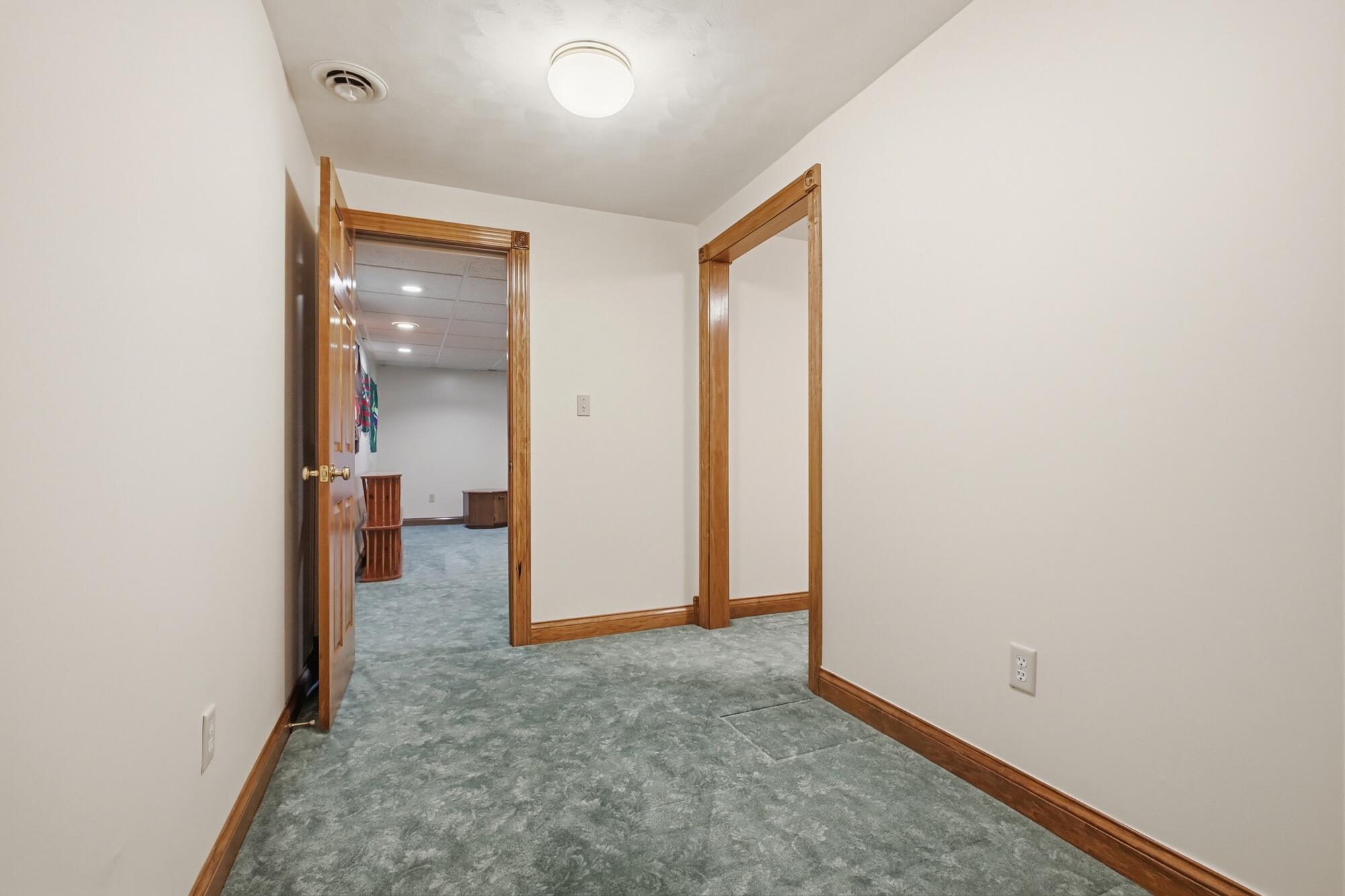 954 Forest Edge Avenue, Springfield, Ohio 45503