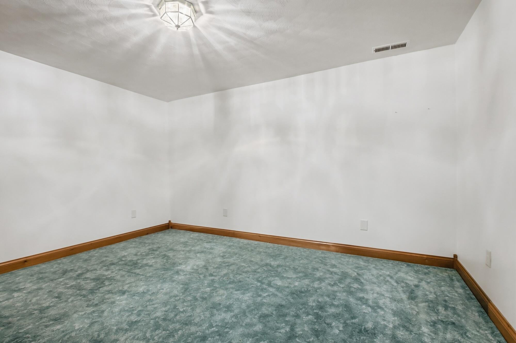 954 Forest Edge Avenue, Springfield, Ohio 45503