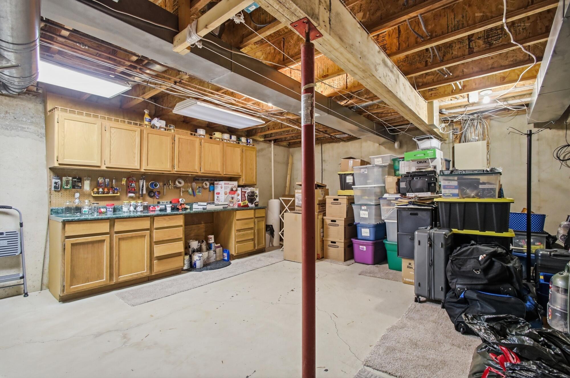 954 Forest Edge Avenue, Springfield, Ohio 45503