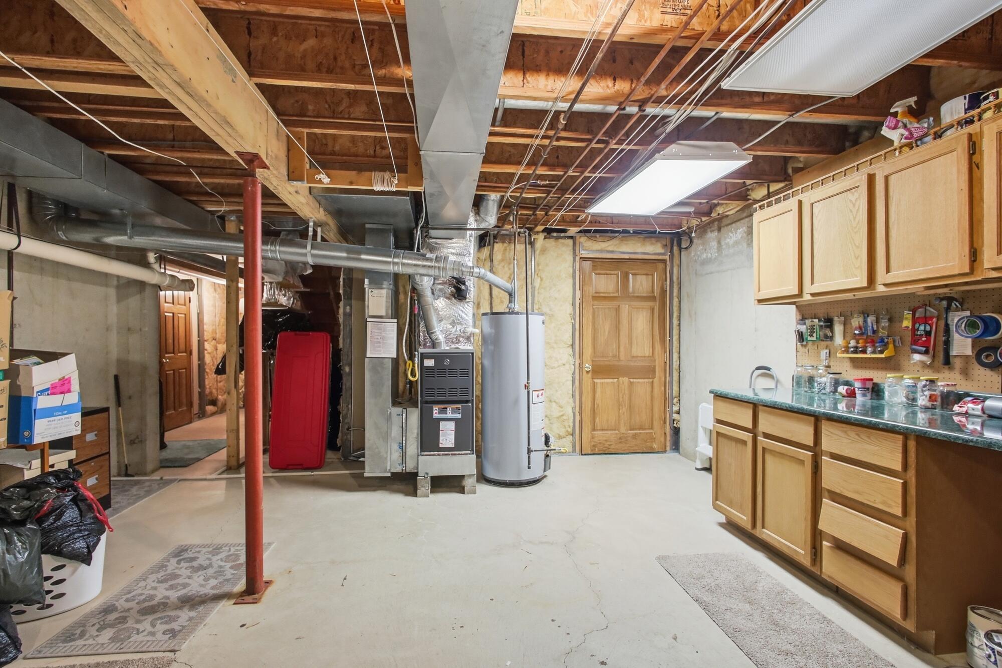 954 Forest Edge Avenue, Springfield, Ohio 45503