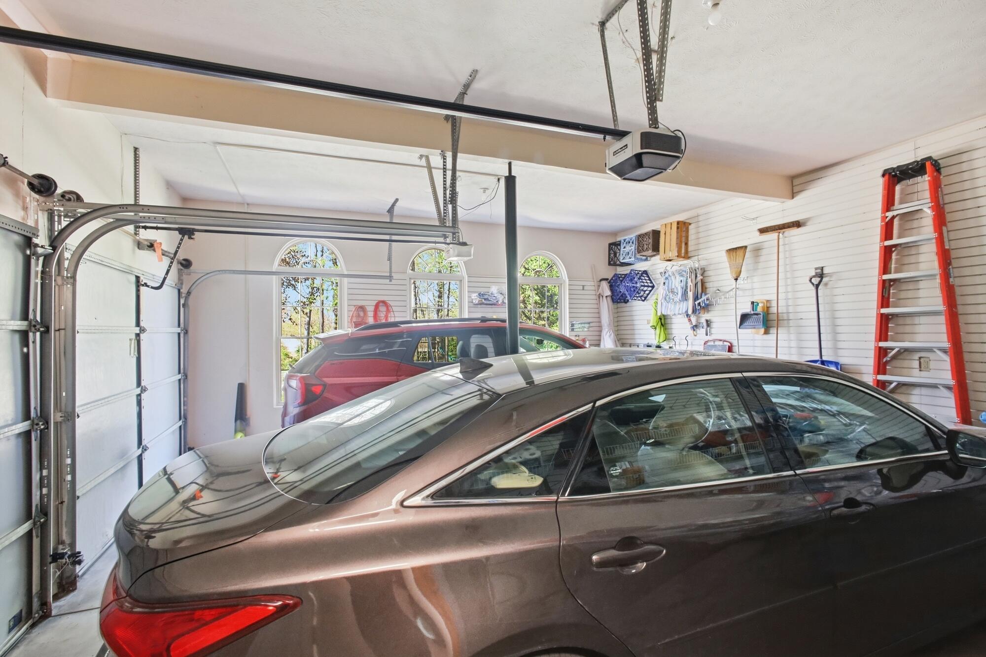 954 Forest Edge Avenue, Springfield, Ohio 45503