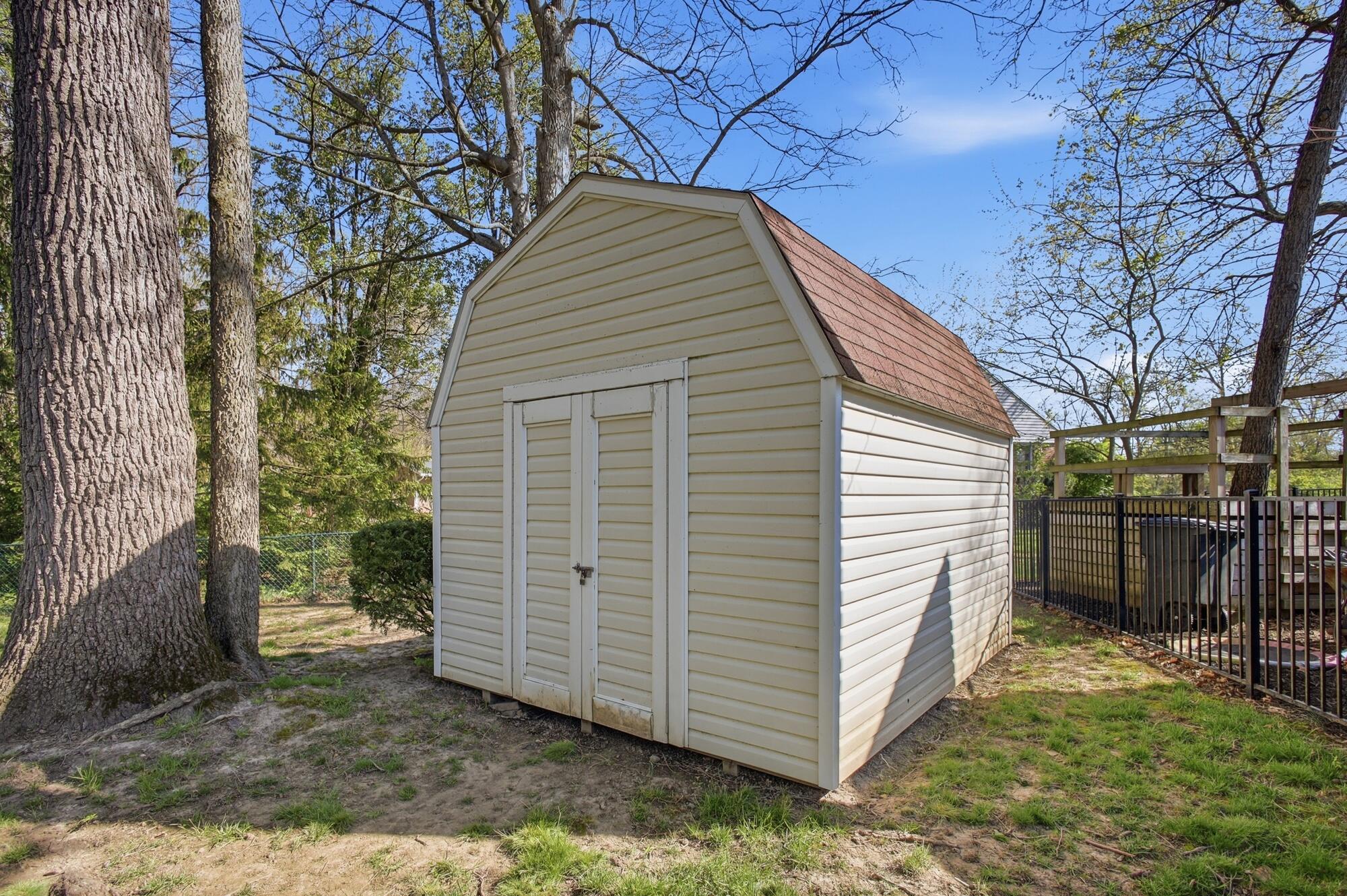 954 Forest Edge Avenue, Springfield, Ohio 45503