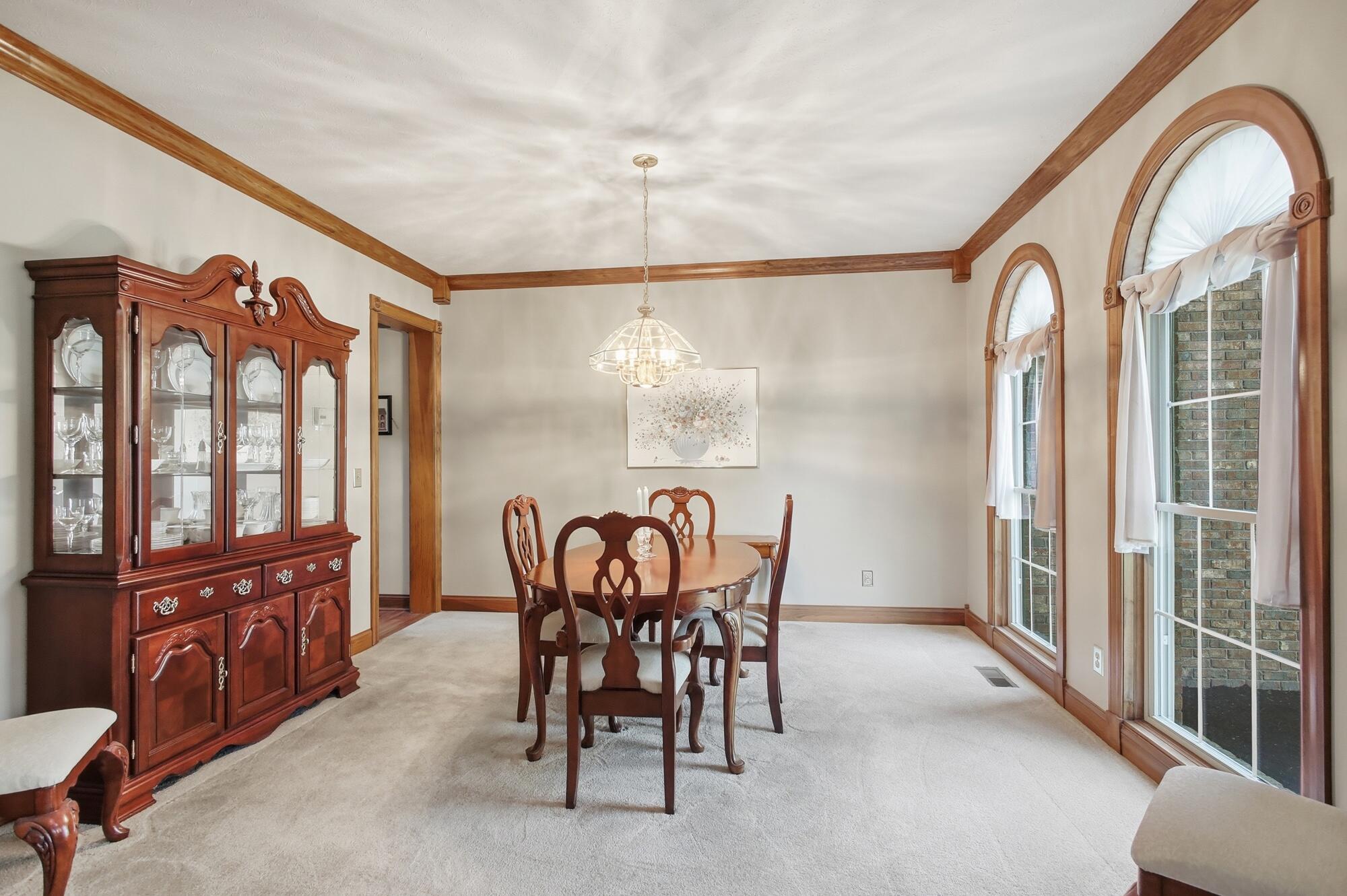 954 Forest Edge Avenue, Springfield, Ohio 45503