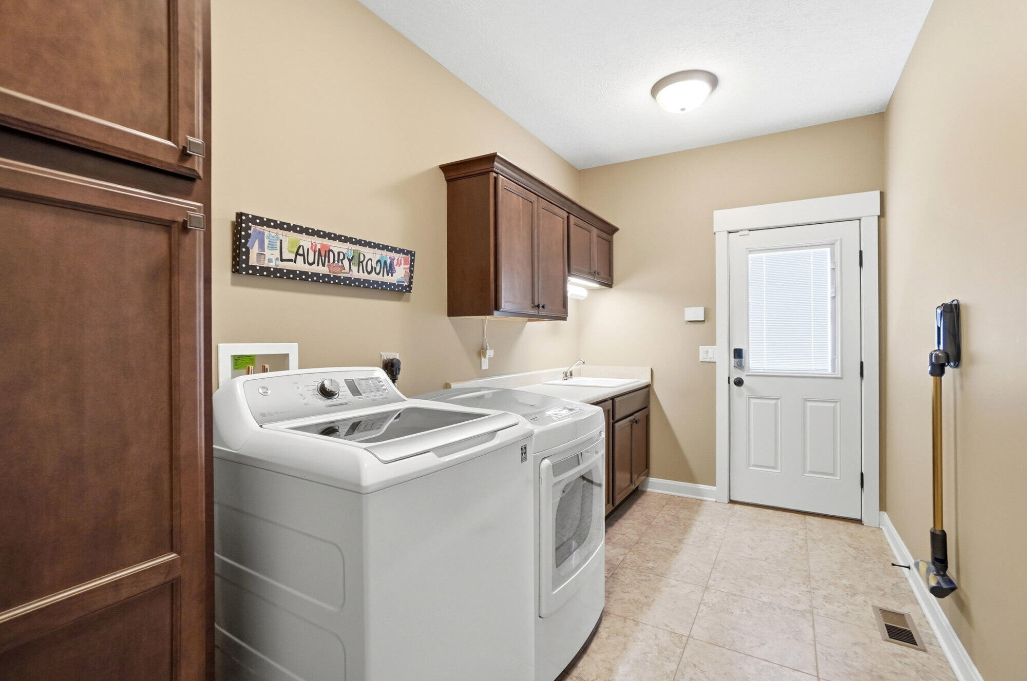 980 Greenmantle Drive, Troy, Ohio 45373