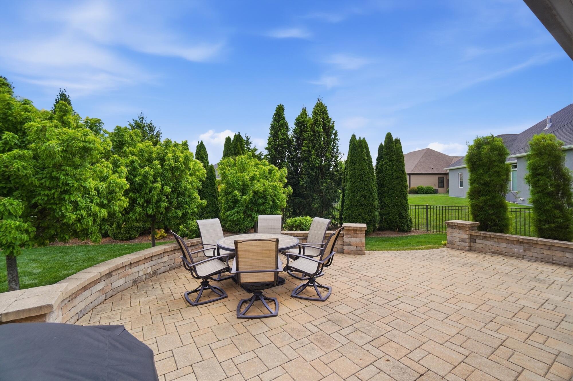 980 Greenmantle Drive, Troy, Ohio 45373