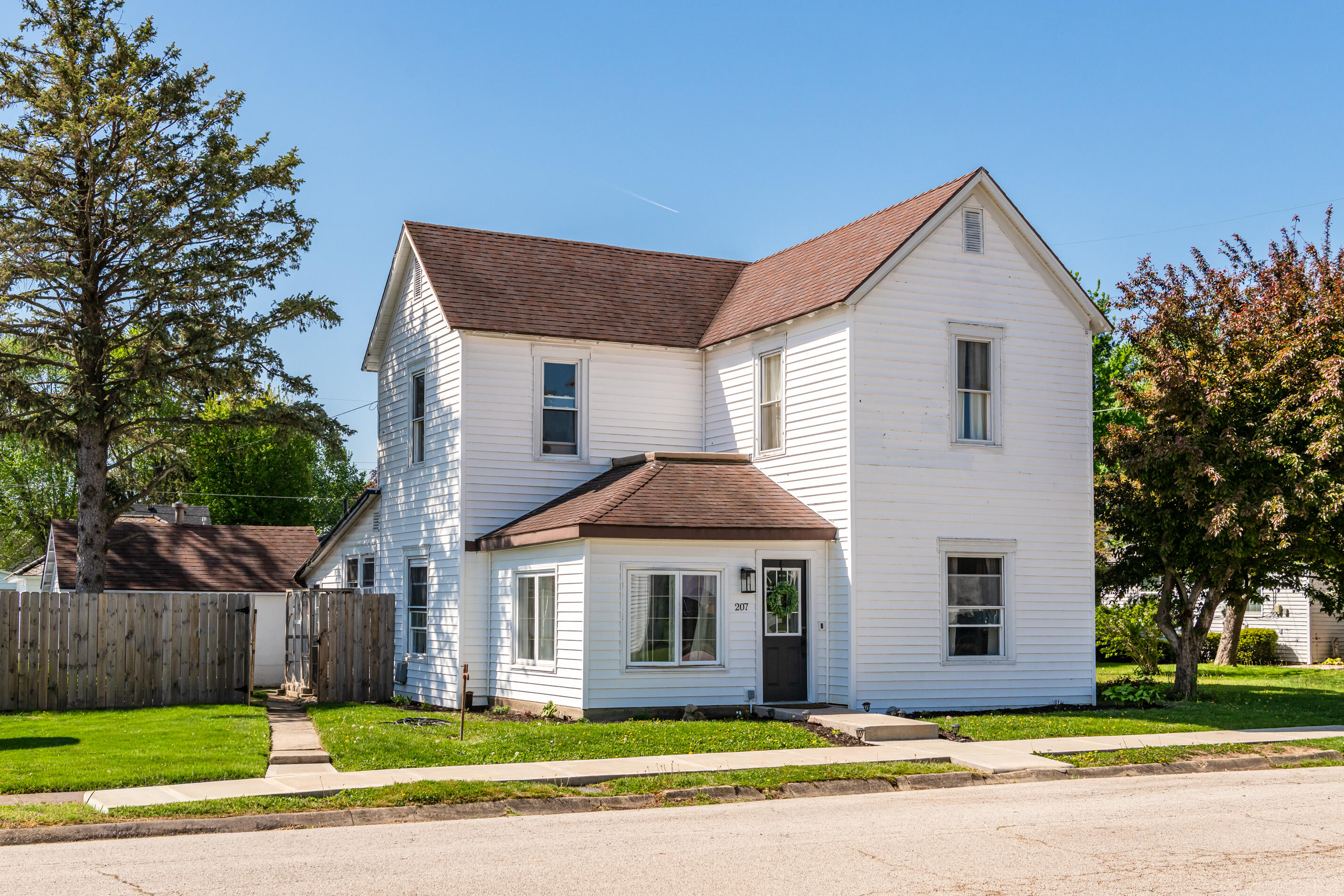 207 North Street, West Manchester, Ohio 45382