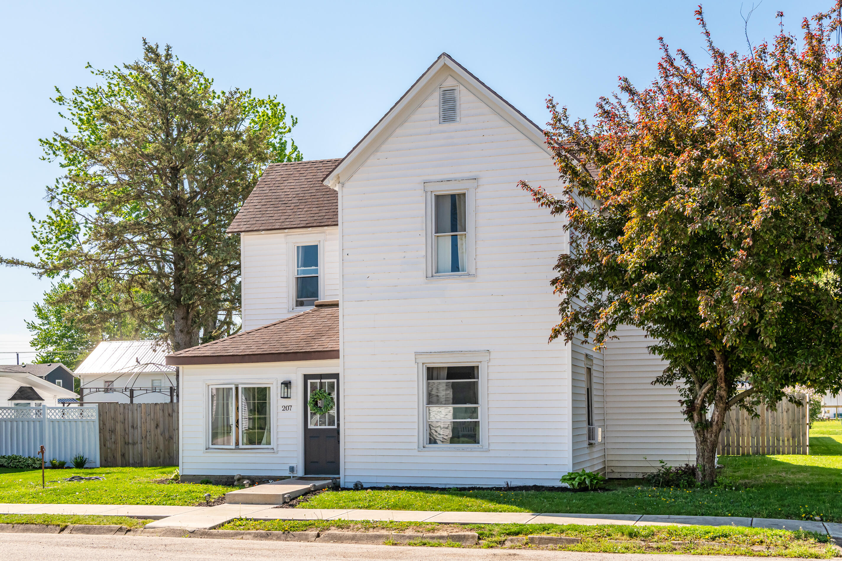 207 North Street, West Manchester, Ohio 45382