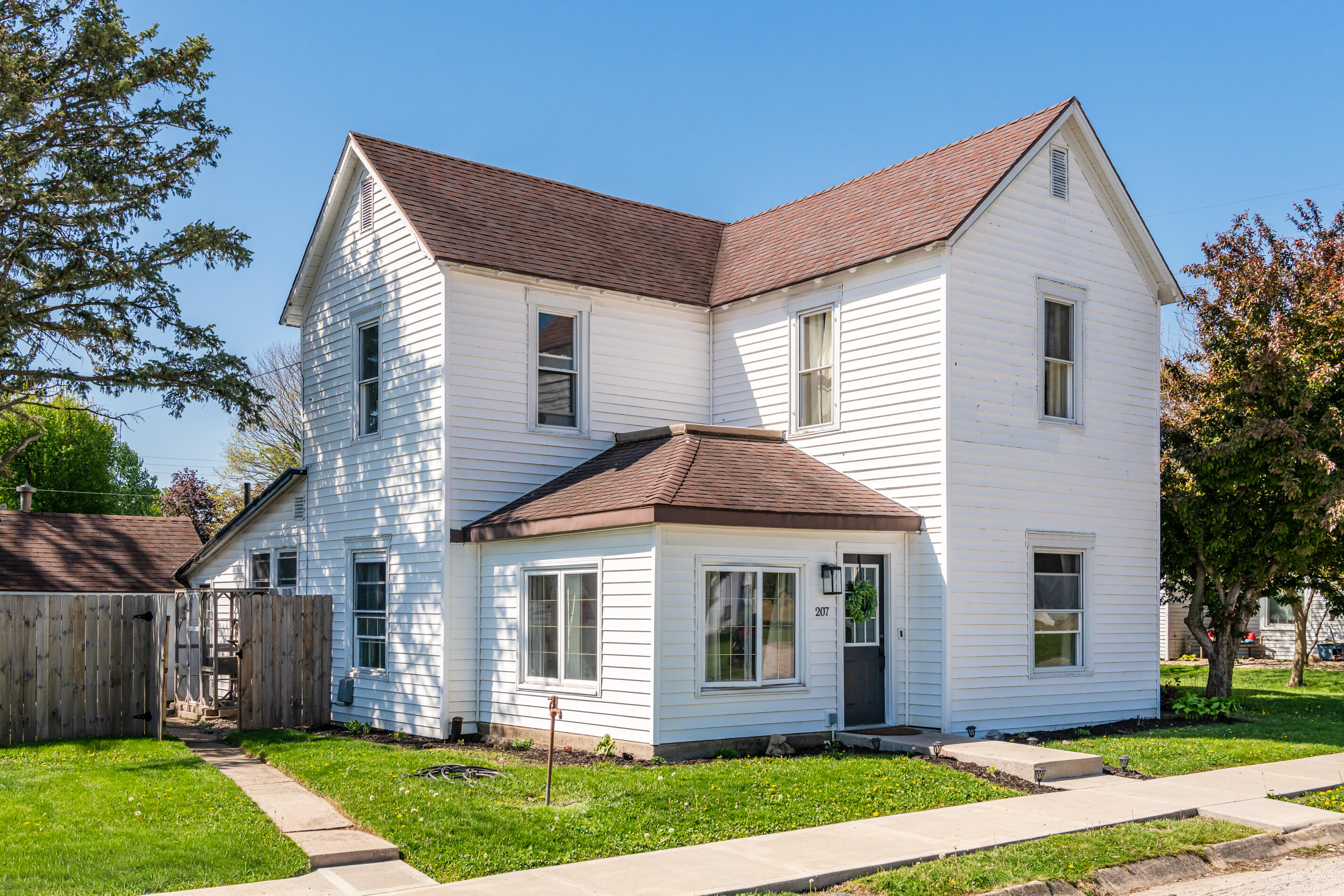 207 North Street, West Manchester, Ohio 45382