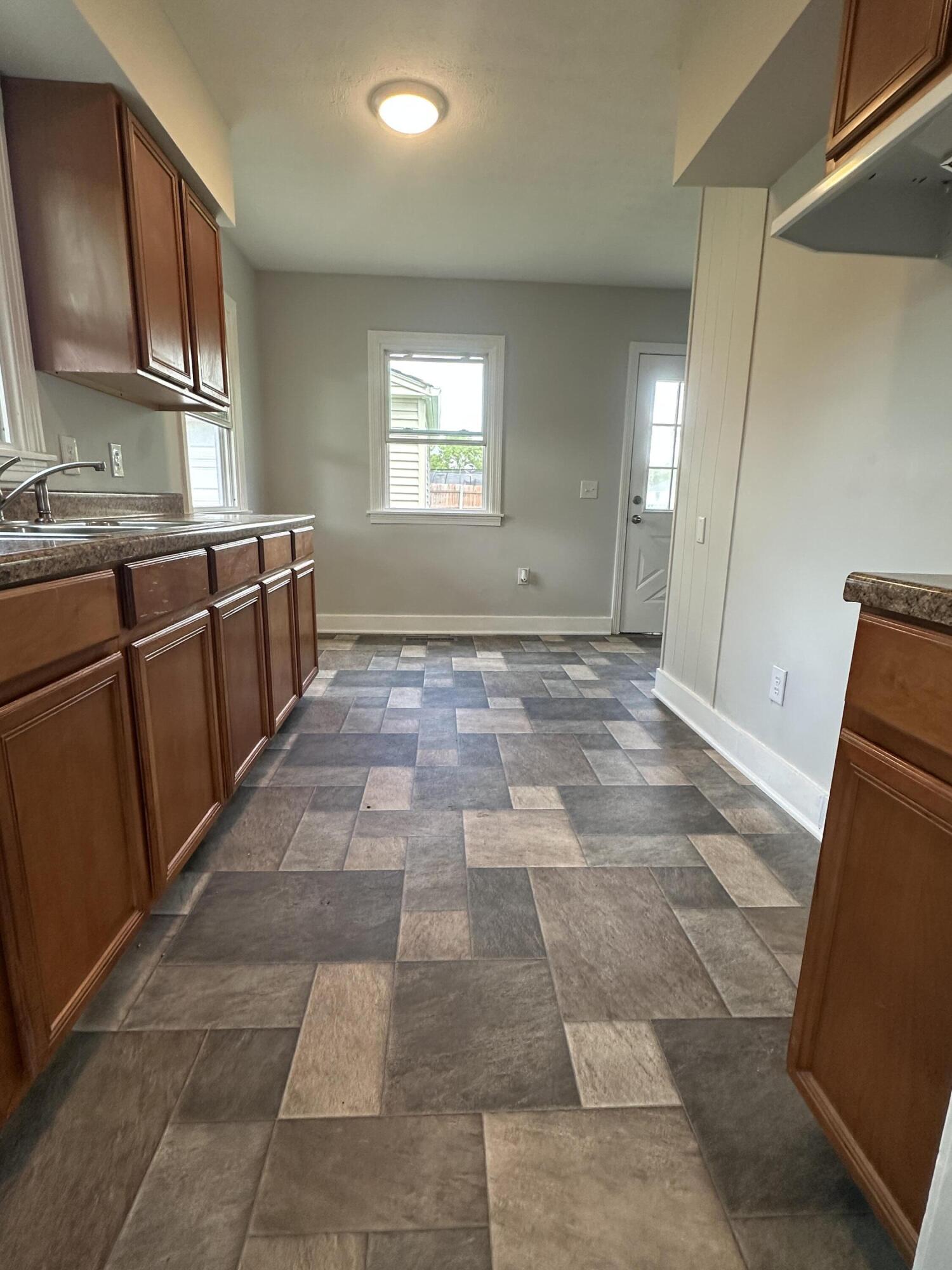 2050 Hadley Road, Springfield, Ohio 45505