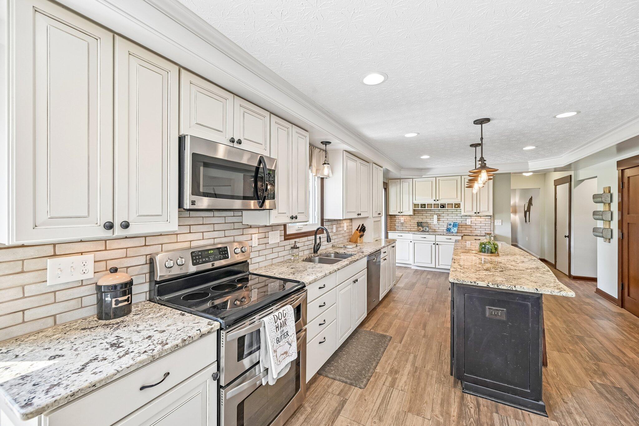 2880 Cheshire Road, Delaware, Ohio 43015