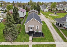 706 Buchanan Street, Wapakoneta, Ohio 45895, 2 Bedrooms Bedrooms, ,1 BathroomBathrooms,Residential,For Sale,Buchanan,1044972