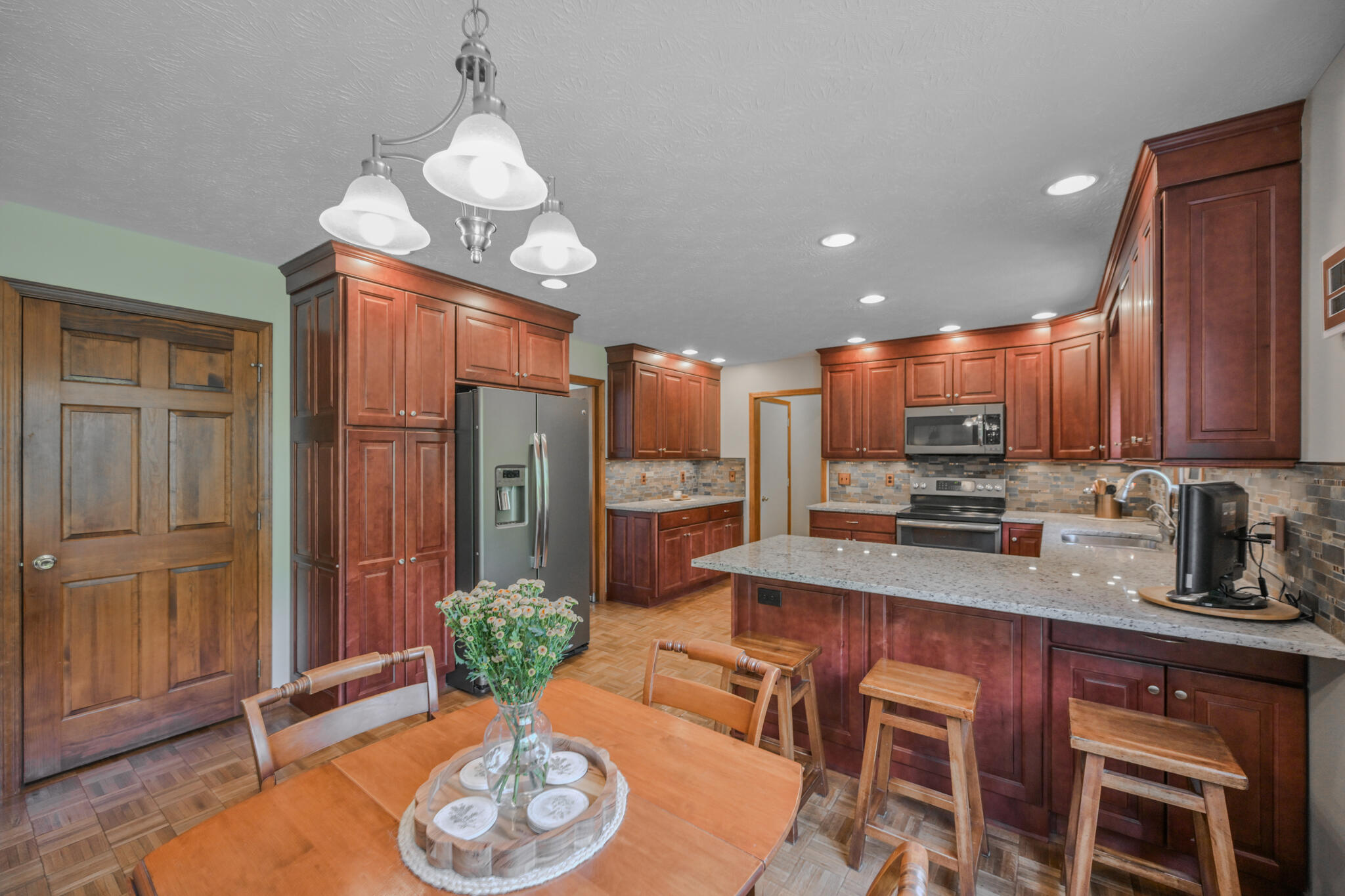 660 Eva Circle, Springfield, Ohio 45504