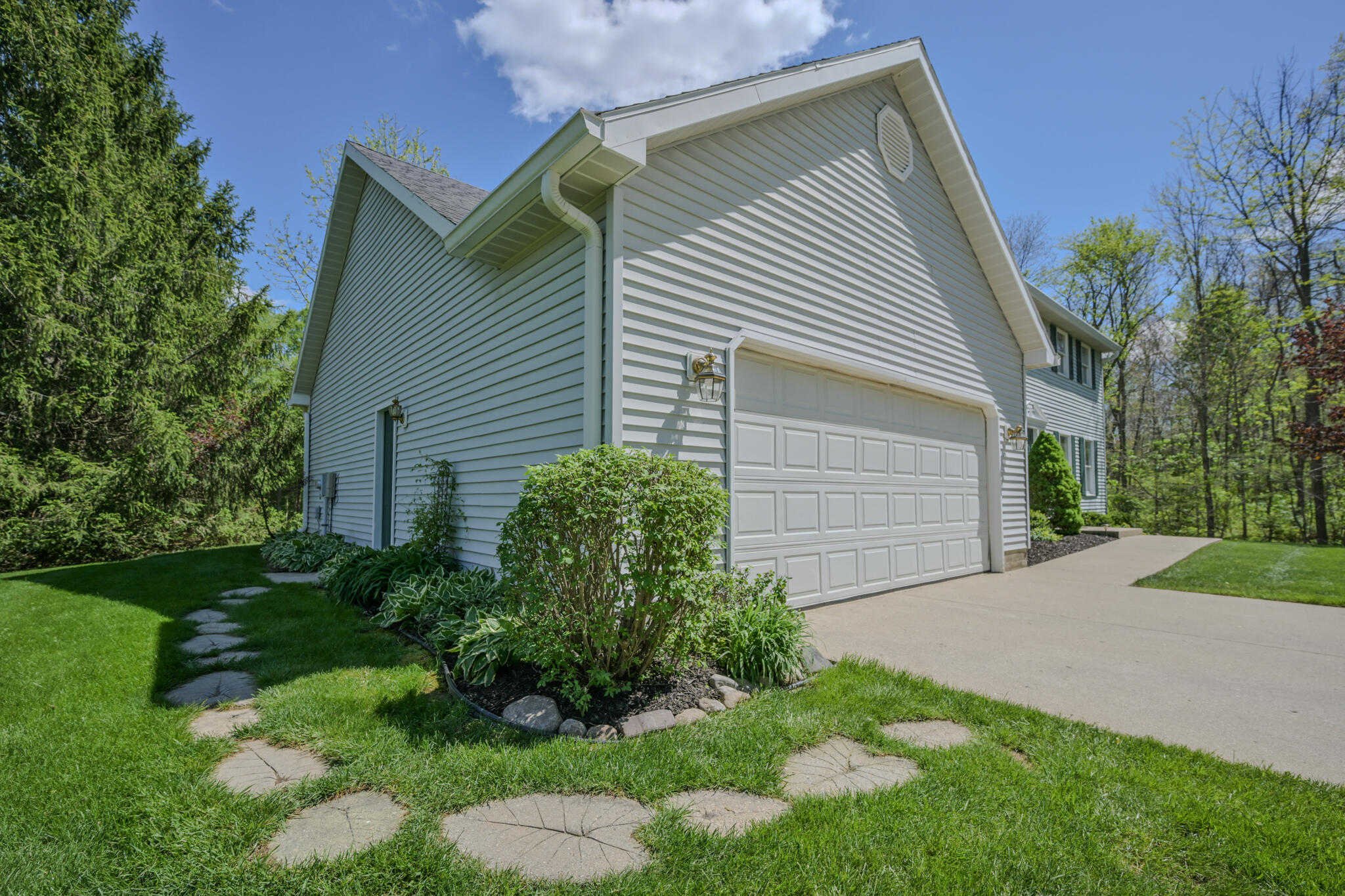 660 Eva Circle, Springfield, Ohio 45504