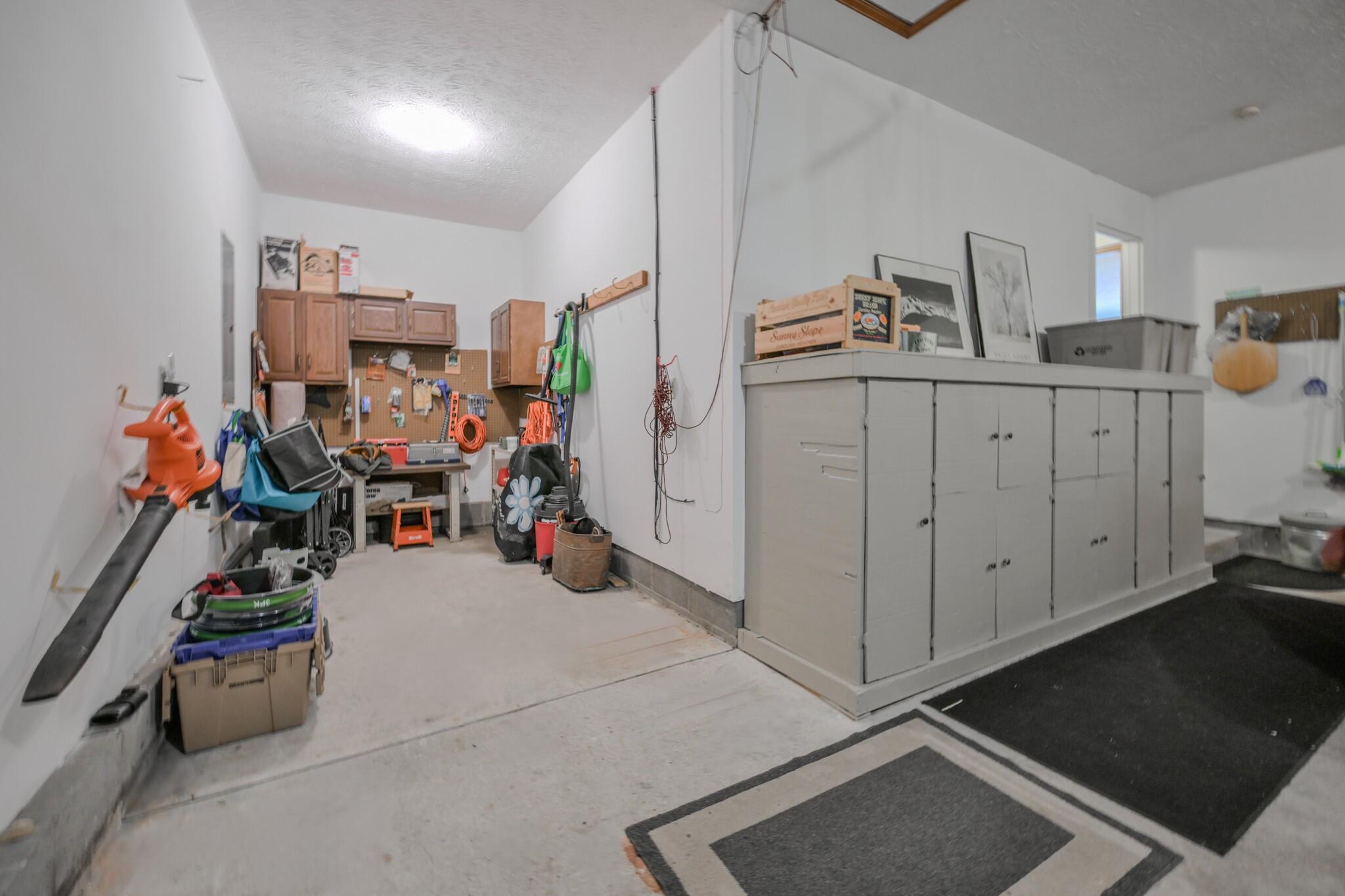 660 Eva Circle, Springfield, Ohio 45504