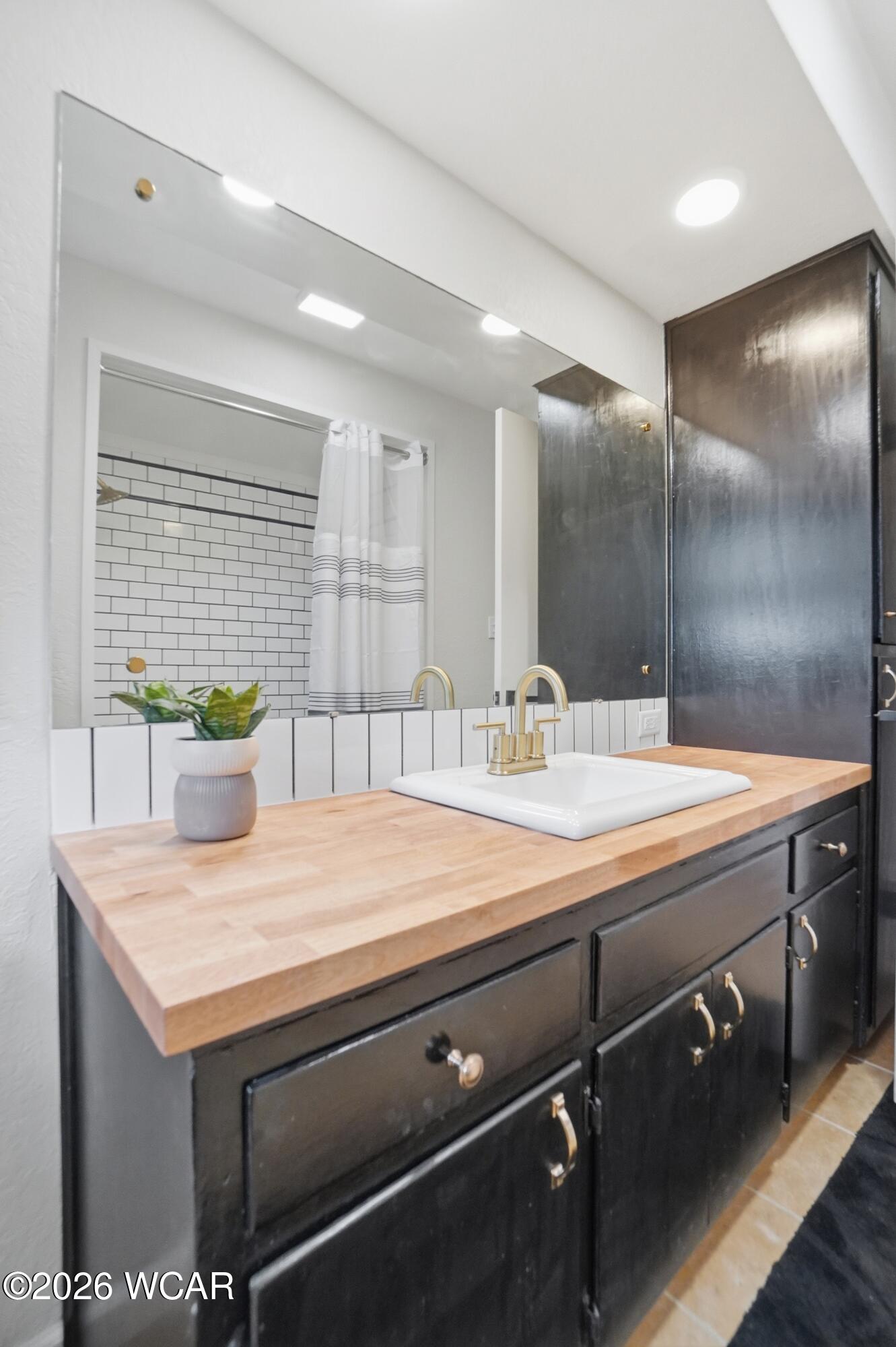 810 Blackhoof Street, Wapakoneta, Ohio