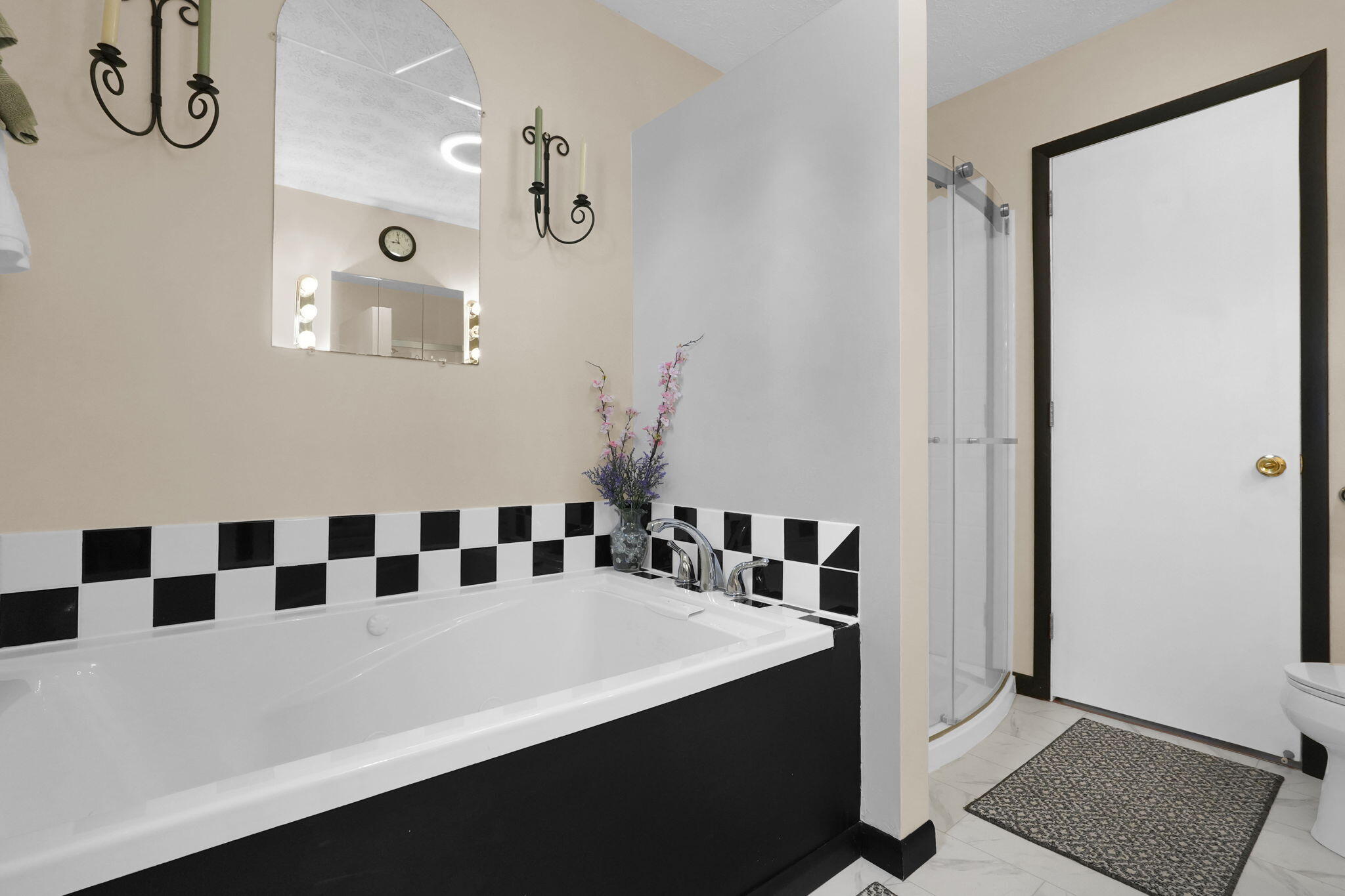 2318 Pawnee Drive, London, Ohio 43140