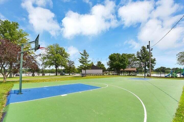 2318 Pawnee Drive, London, Ohio 43140