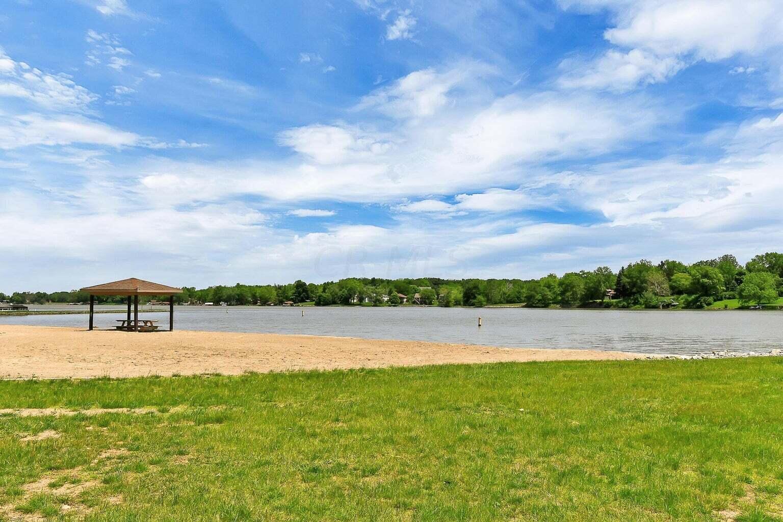 2318 Pawnee Drive, London, Ohio 43140