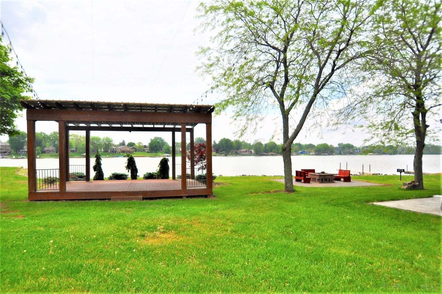 2318 Pawnee Drive, London, Ohio 43140