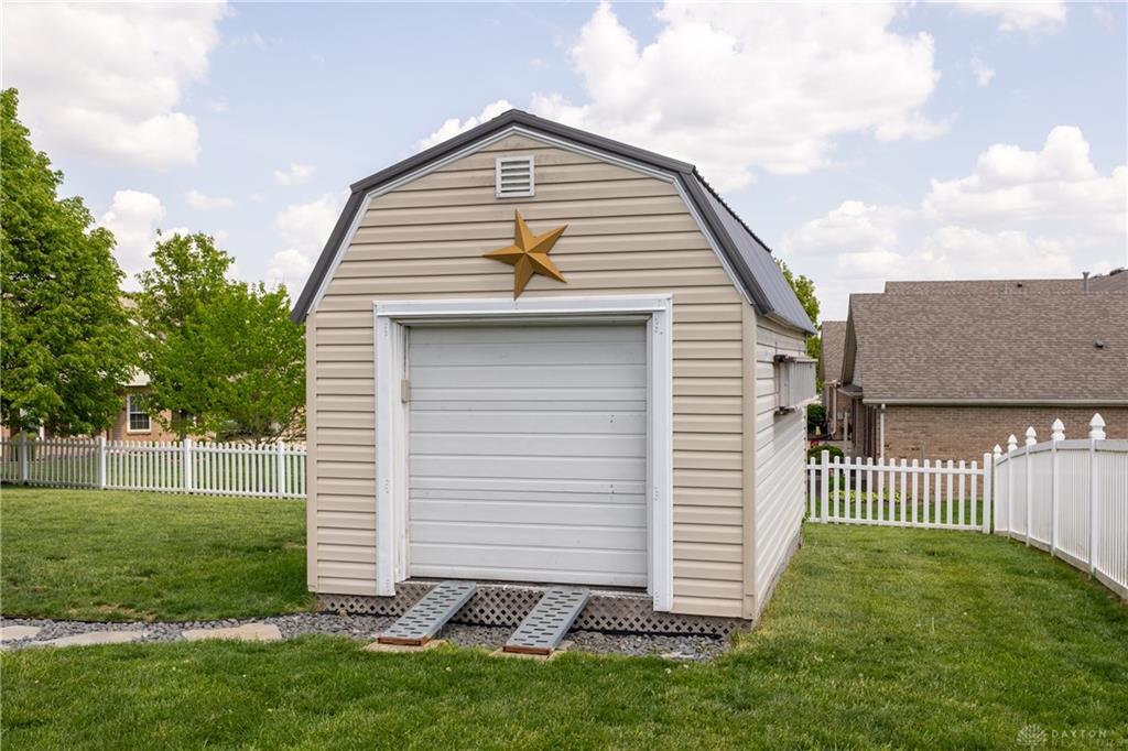 2014 Clearstream Way, Englewood, Ohio 45322