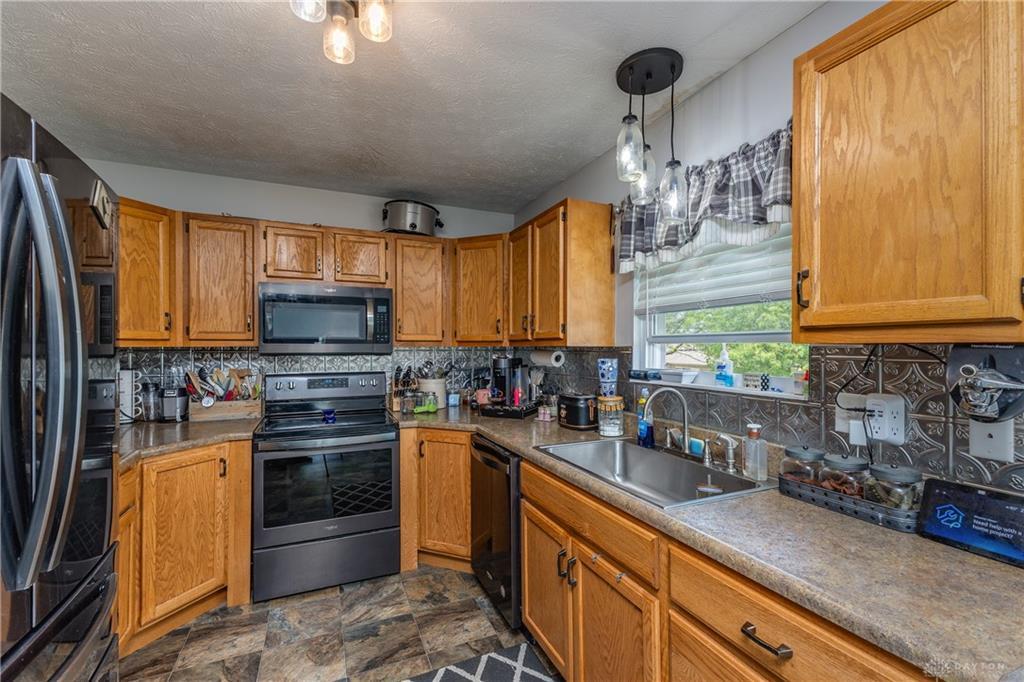 2014 Clearstream Way, Englewood, Ohio 45322