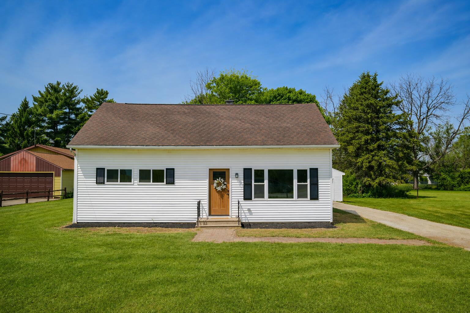 2761 Middle Urbana Road, Springfield, Ohio 45503