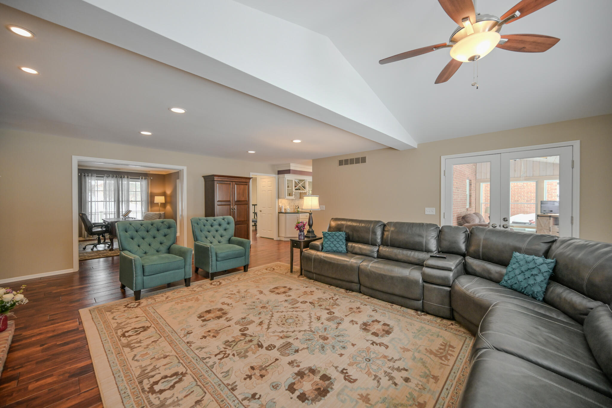 224 Roscommon Drive, Springfield, Ohio 45503