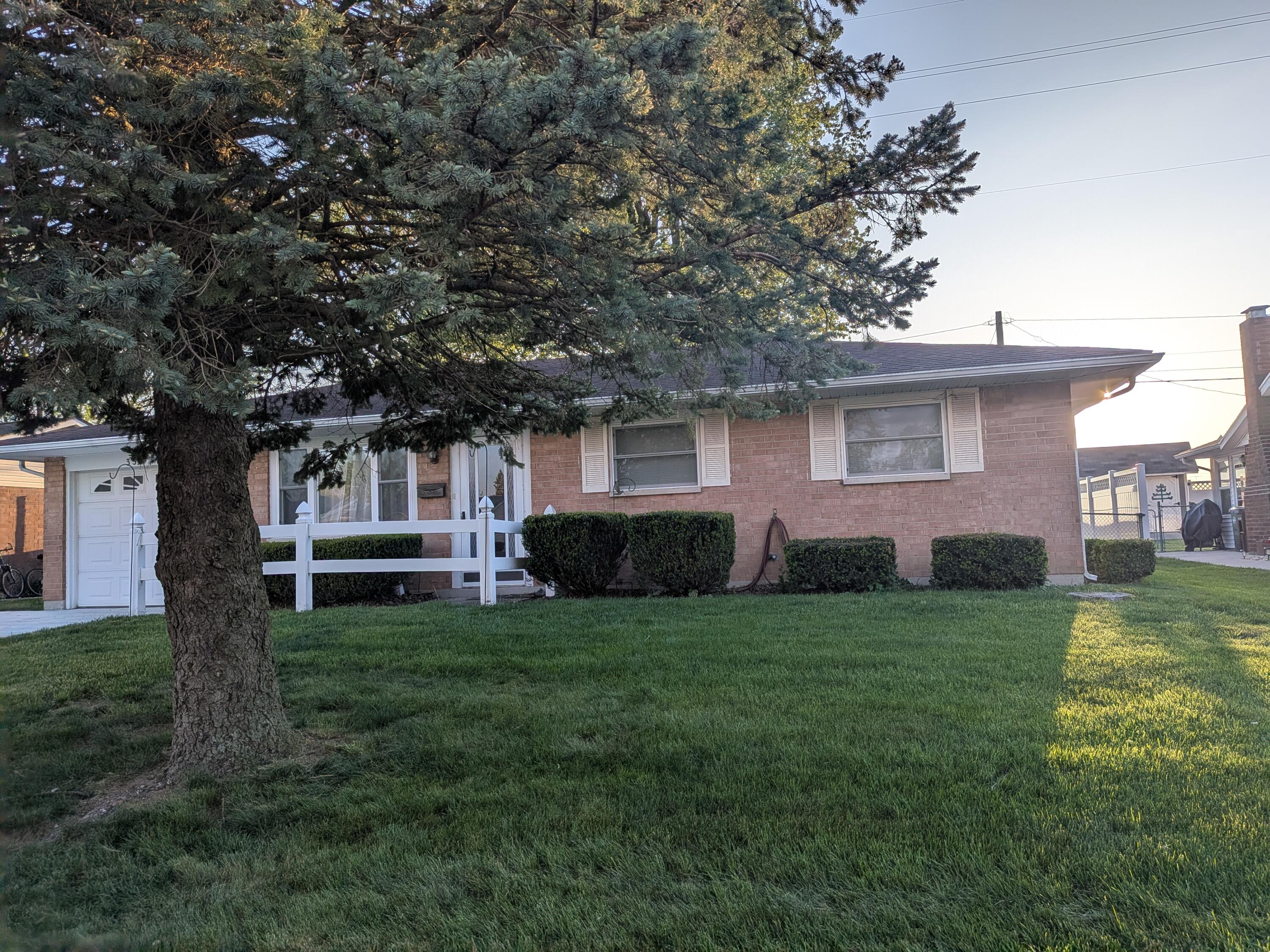 330 Brentwood Avenue, Piqua, Ohio 45356