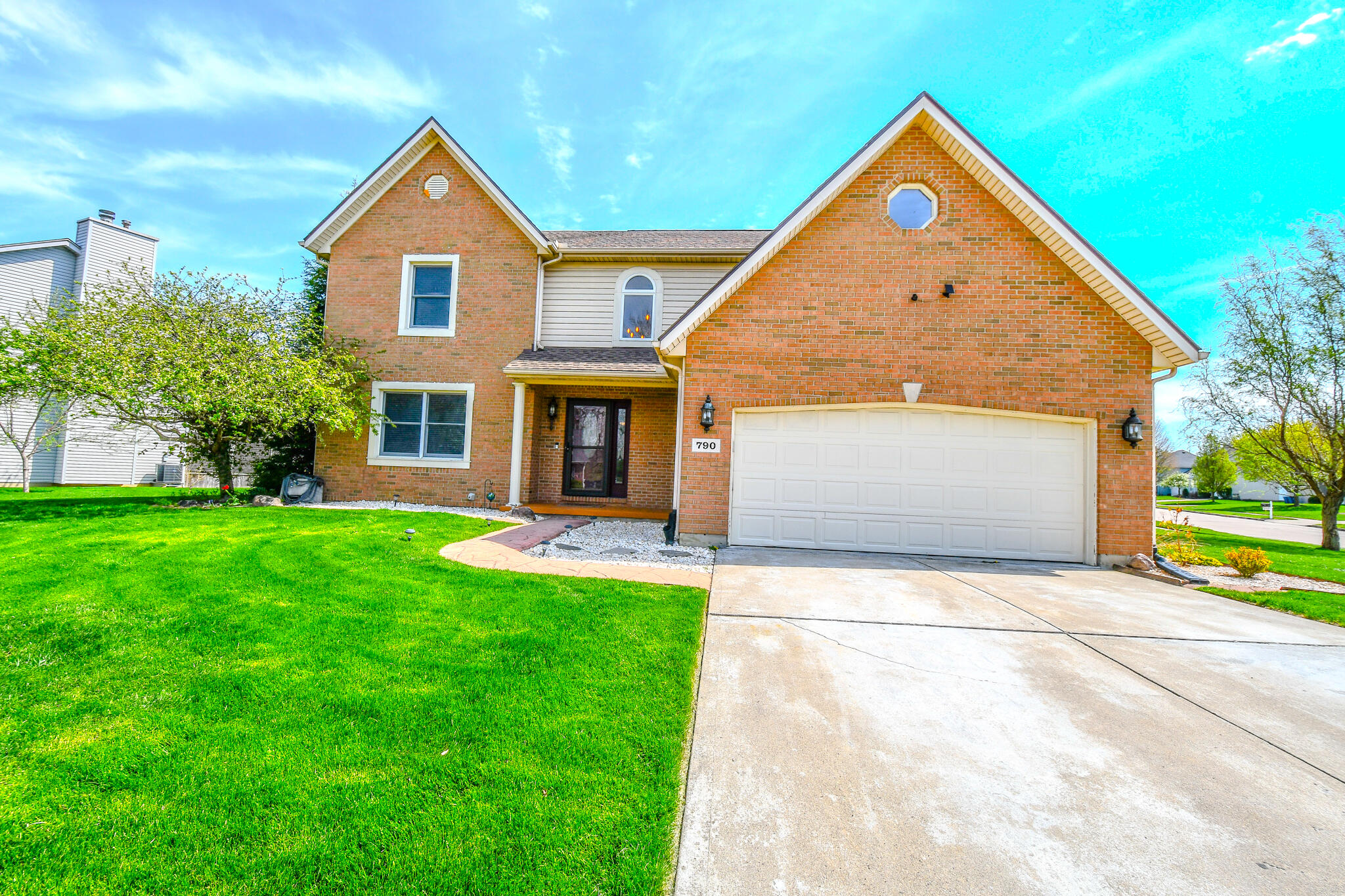 790 Chaucer Lane, Tipp City, Ohio 45371