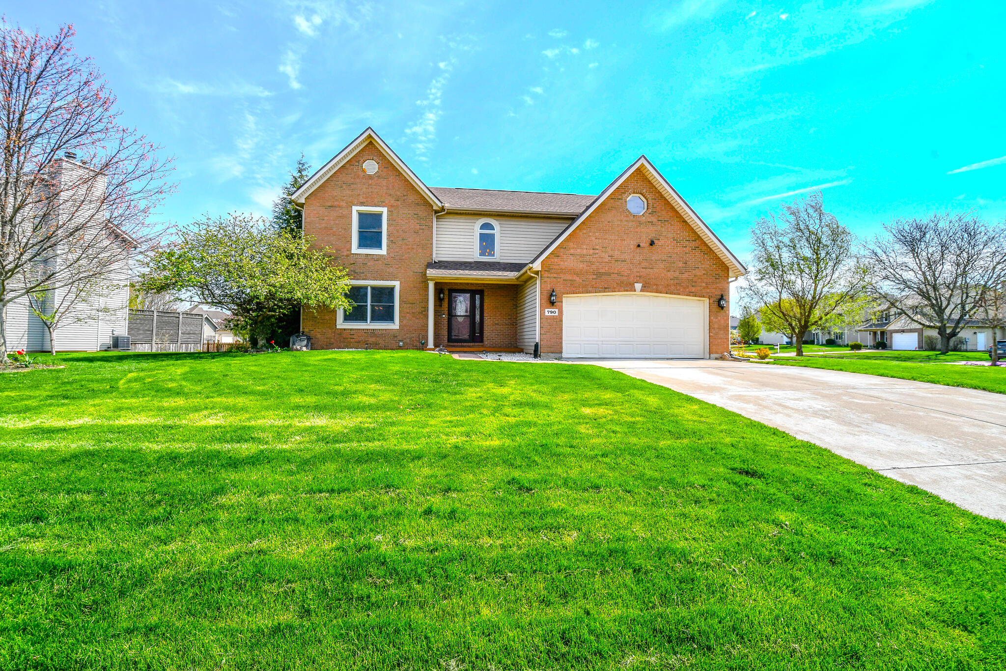 790 Chaucer Lane, Tipp City, Ohio 45371