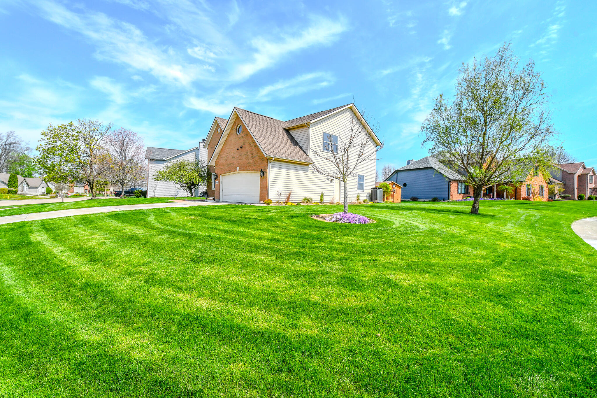 790 Chaucer Lane, Tipp City, Ohio 45371